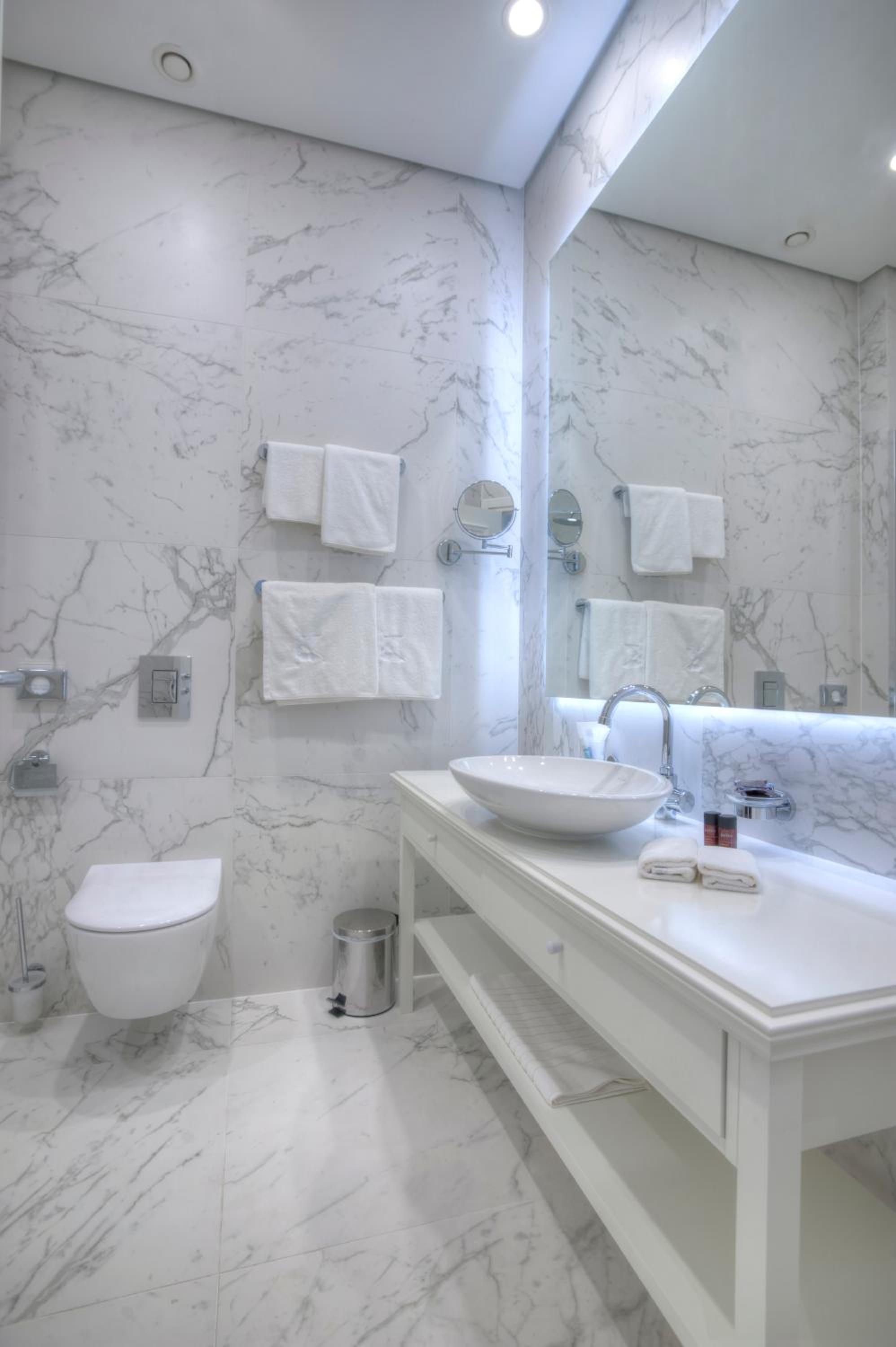 Double or Twin Room with Sea View