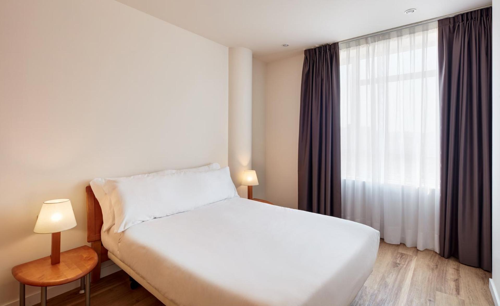 Studio Apartment with One Double Bed