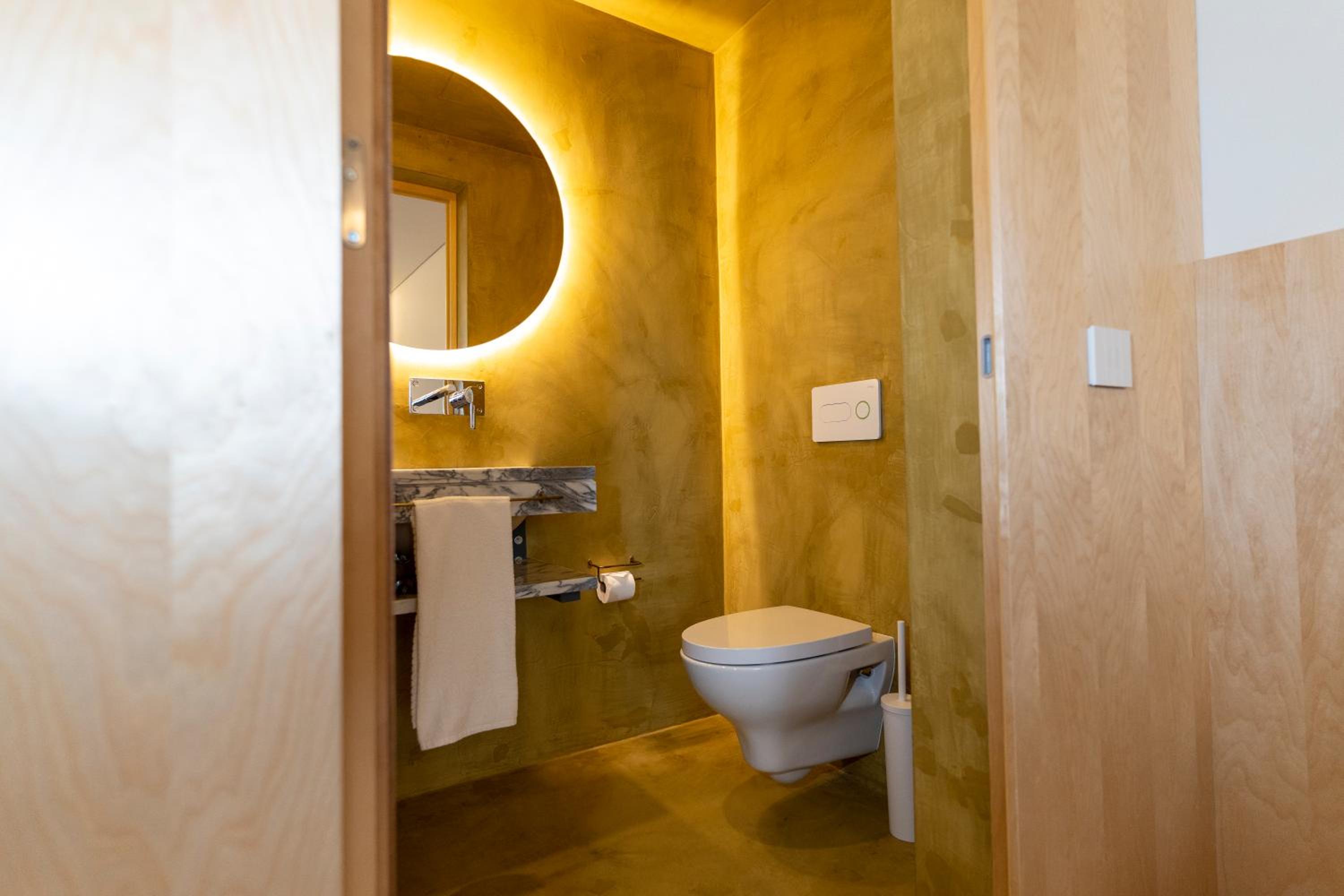 Deluxe Apartment