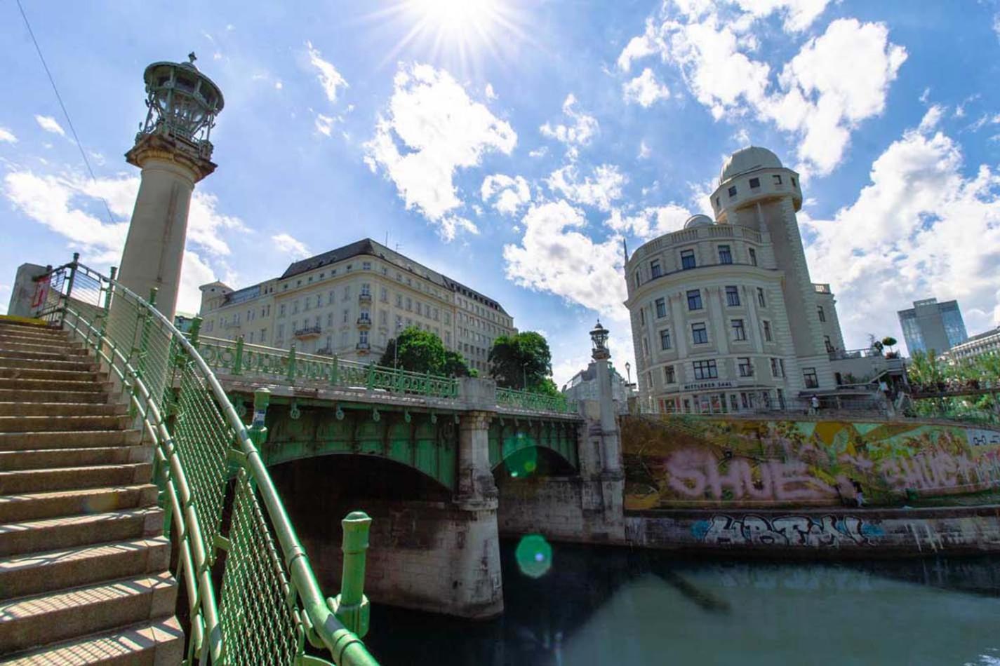 Deluxe One-Bedroom Apartment with Terrace