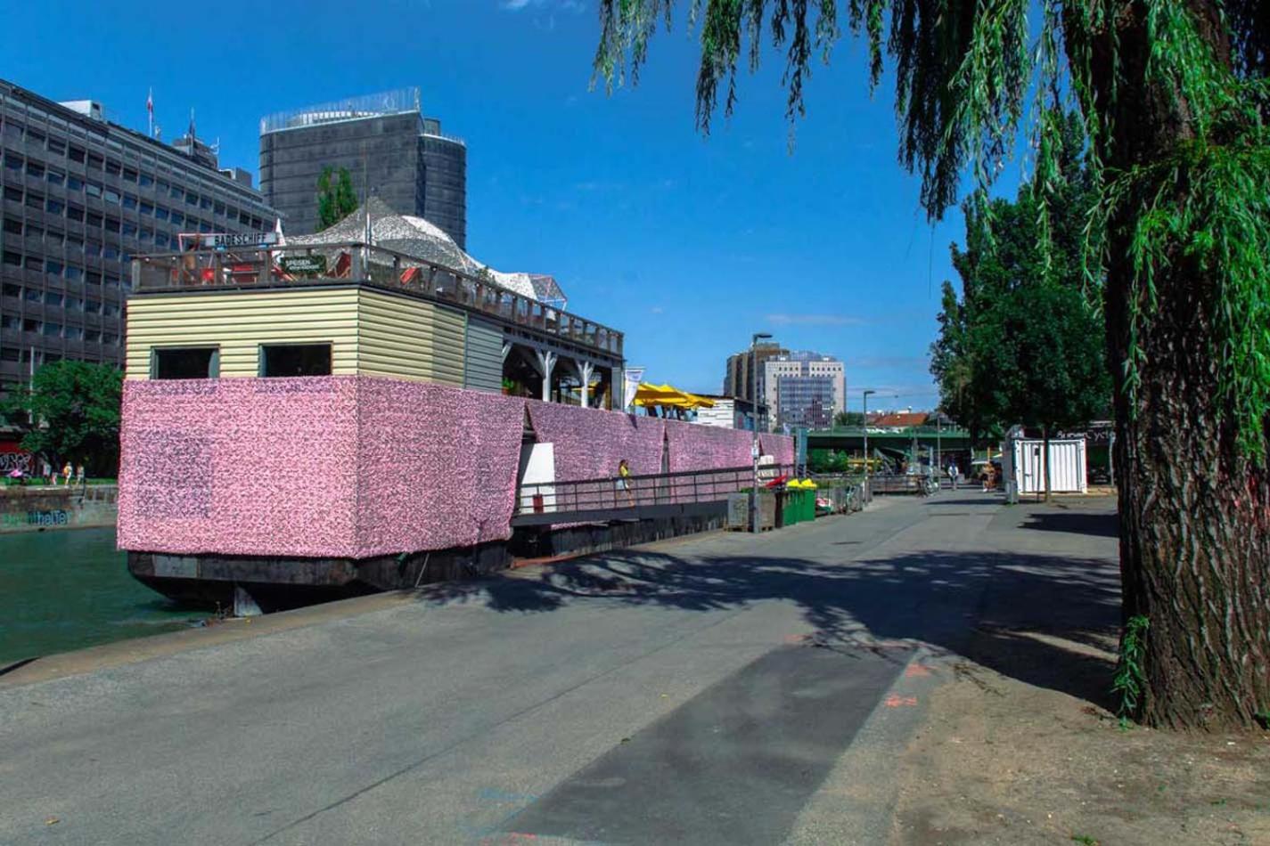 Deluxe One-Bedroom Apartment with Terrace