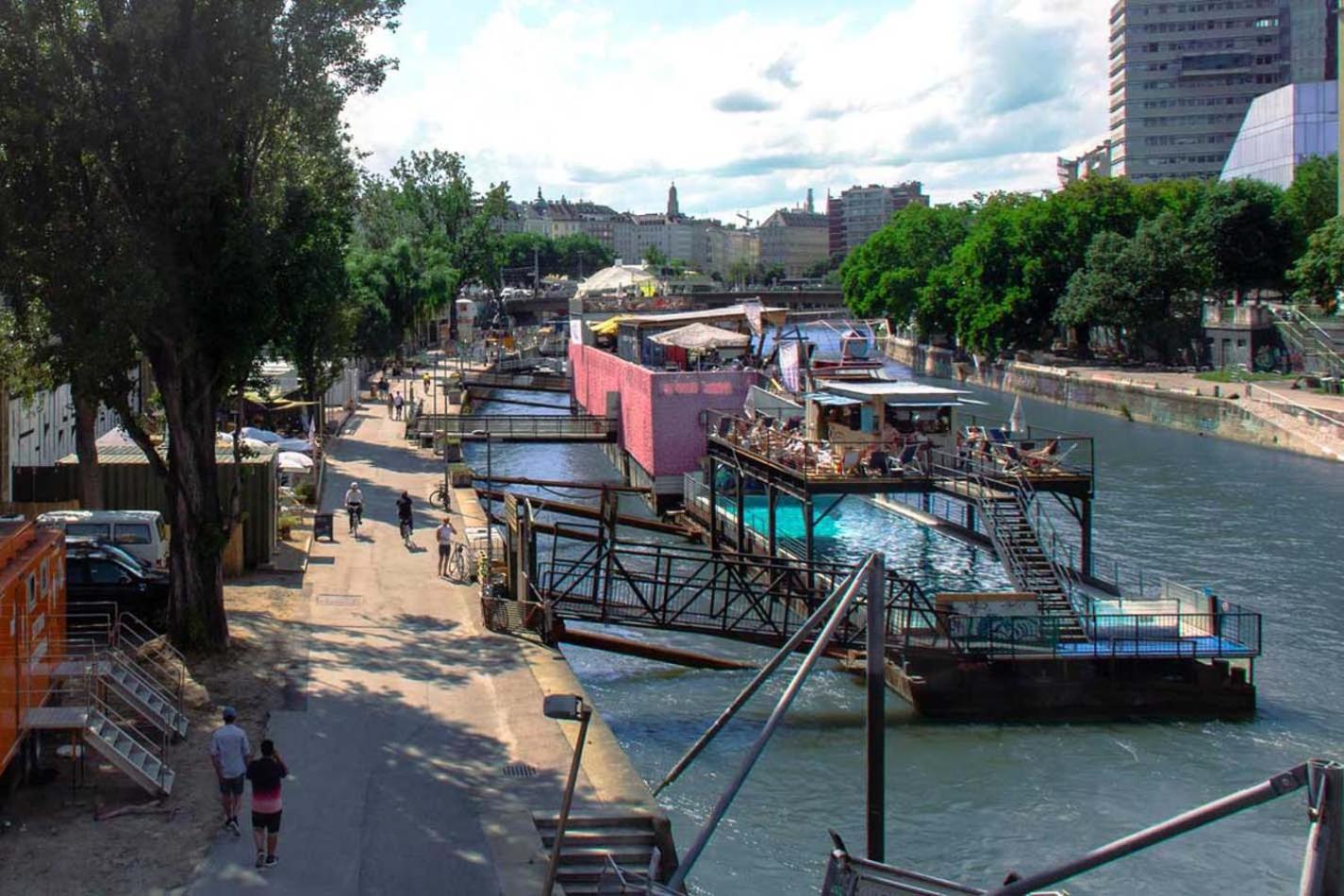 Deluxe One-Bedroom Apartment with Terrace