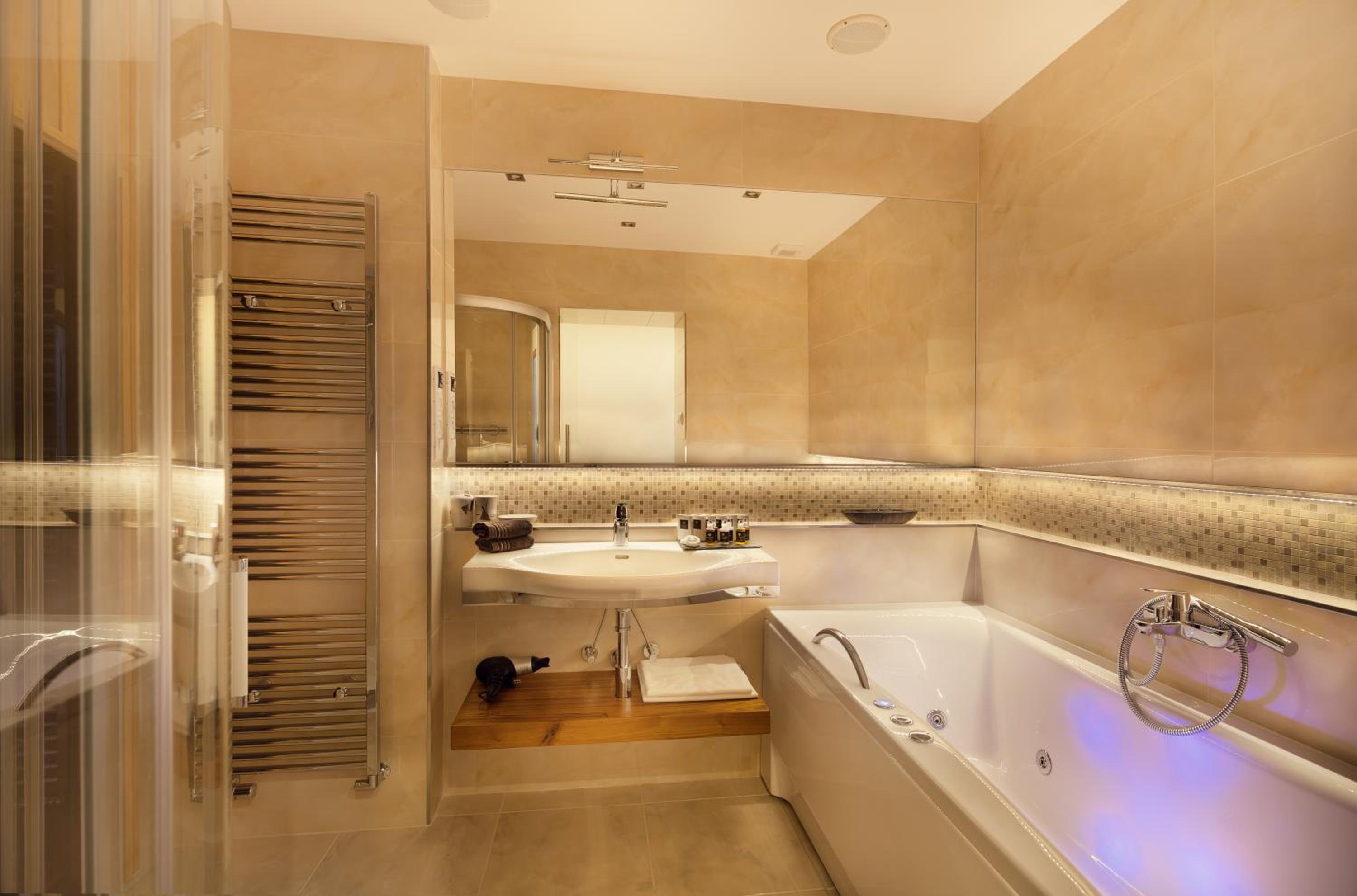 Deluxe Apartment with Private Sauna