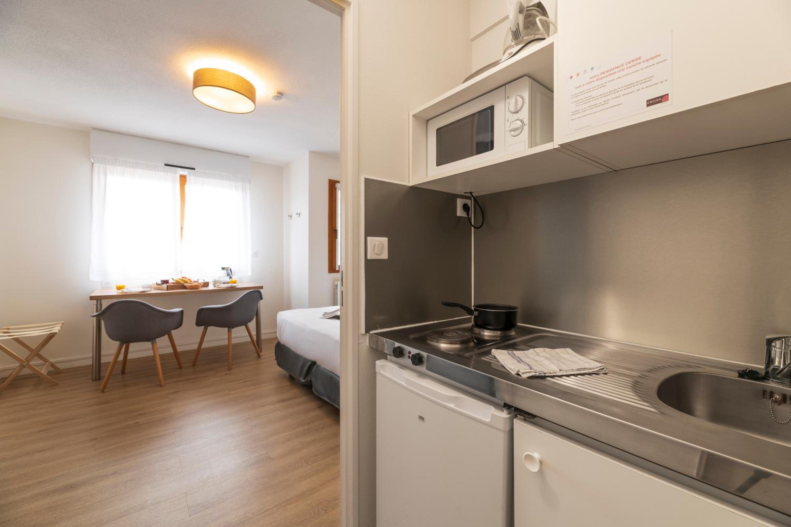 Superior Studio 2 people