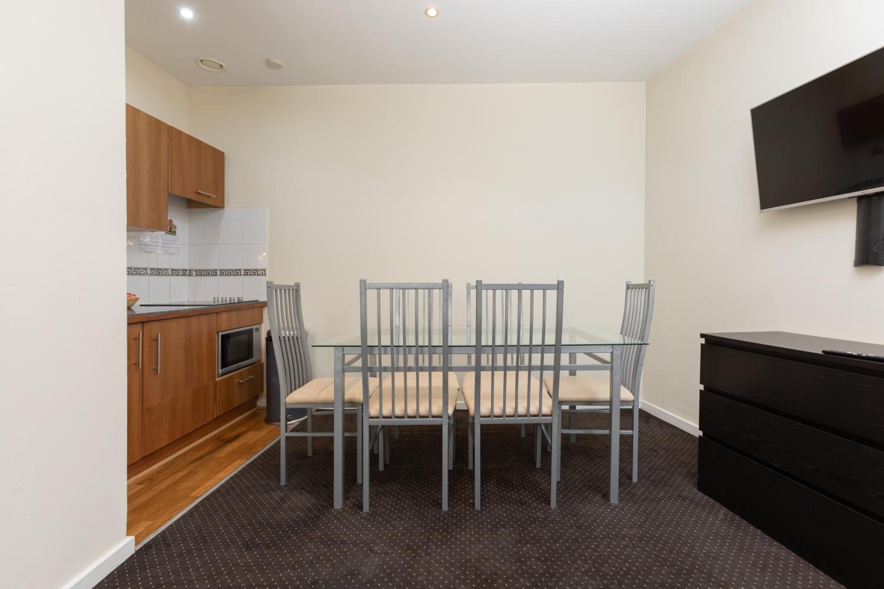 Family Apartment sleeps 6 