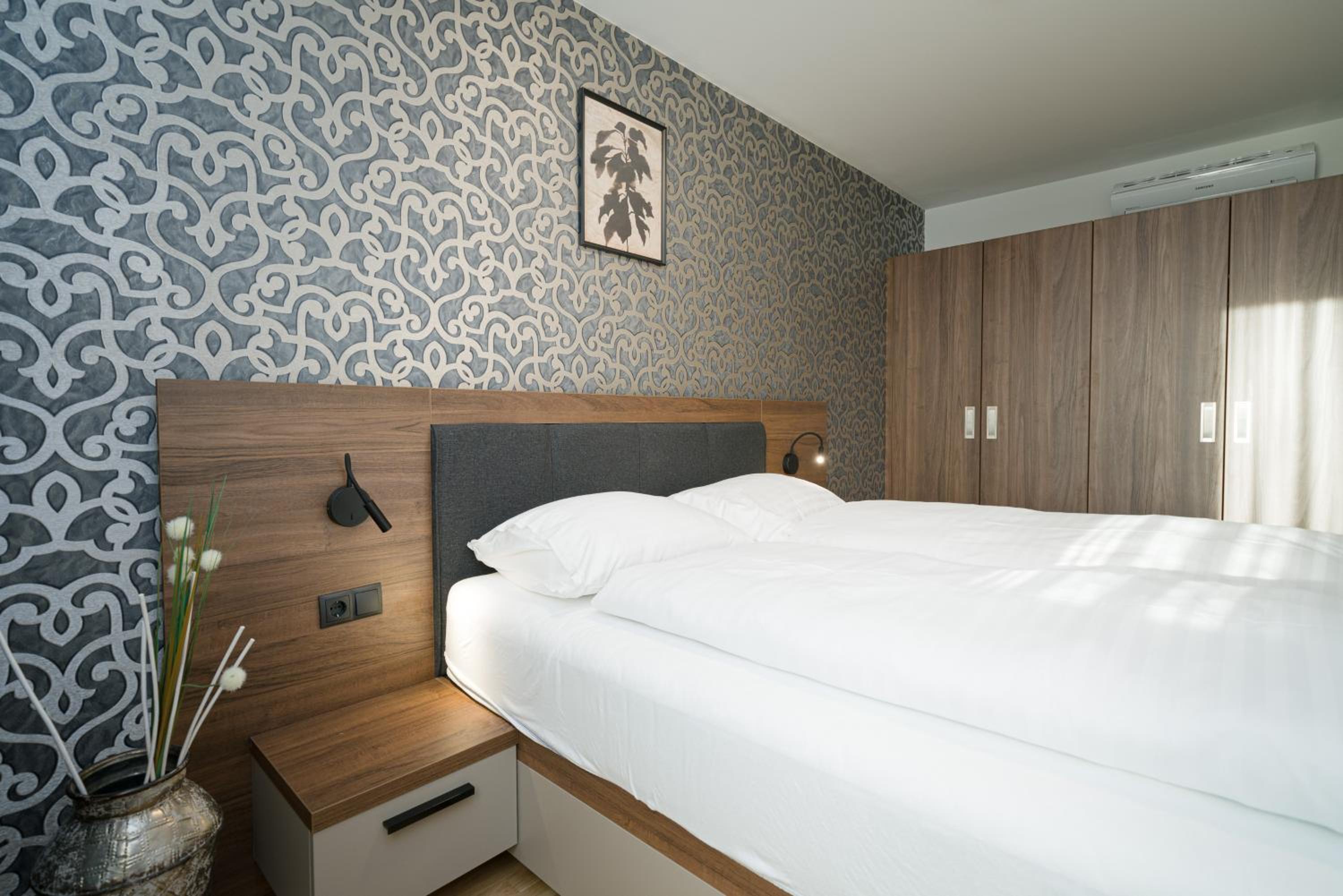 One-Bedroom Apartment with Balcony