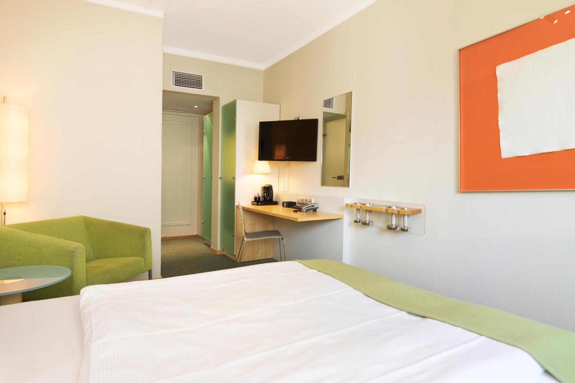 Classic Room (55 in bed) 