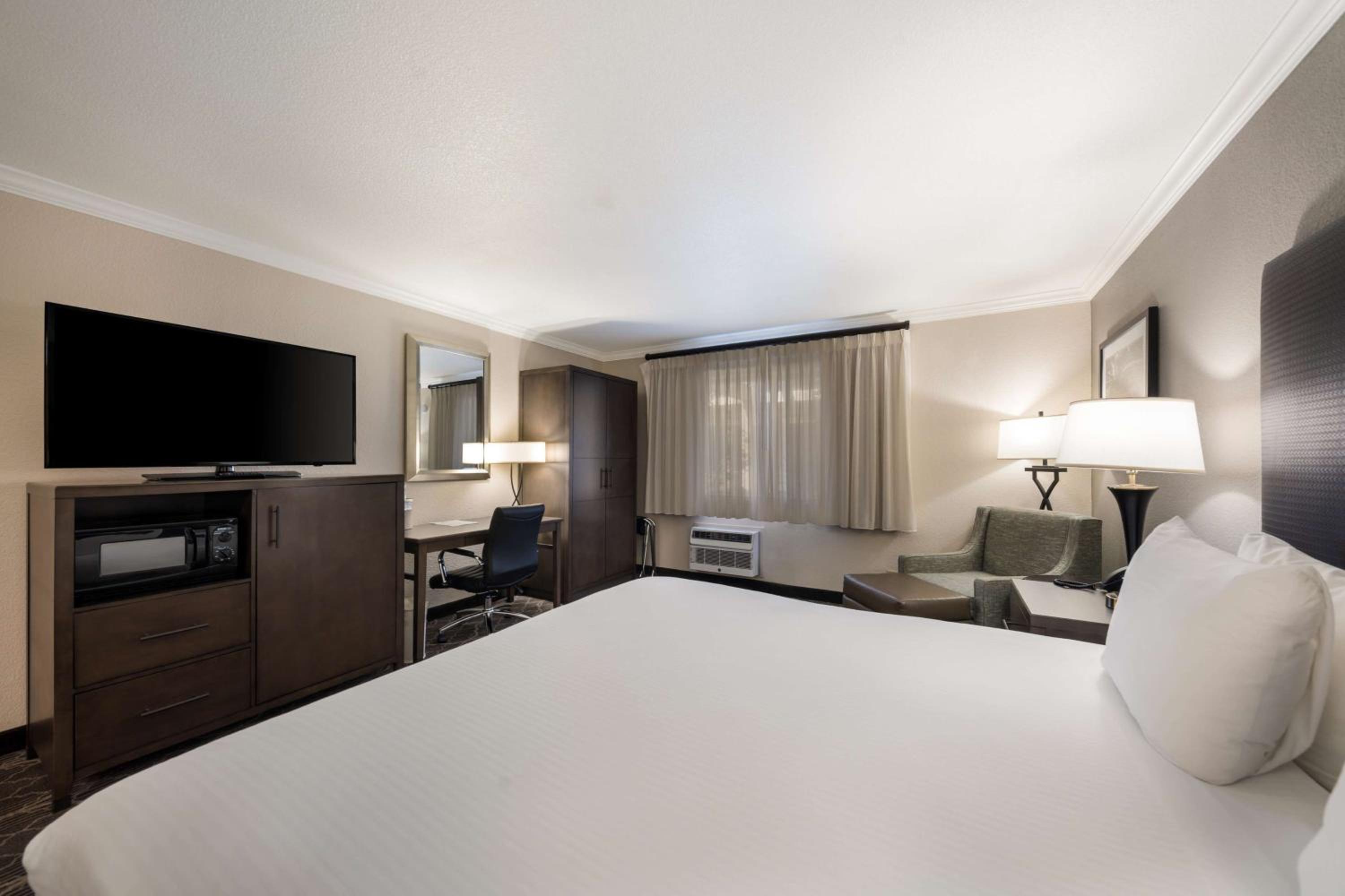 King Room - Non-Smoking