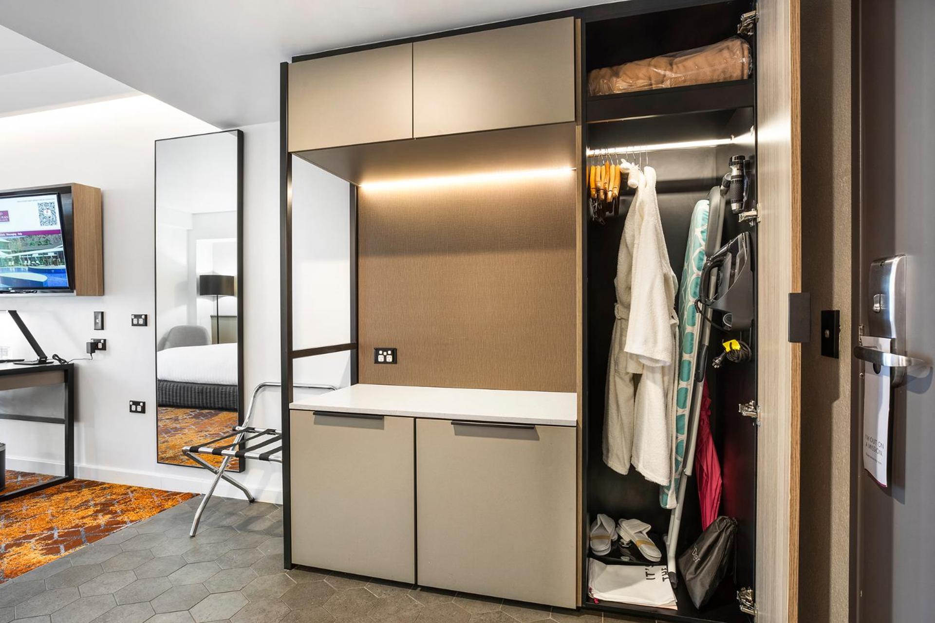 Standard King Room - Disability Access