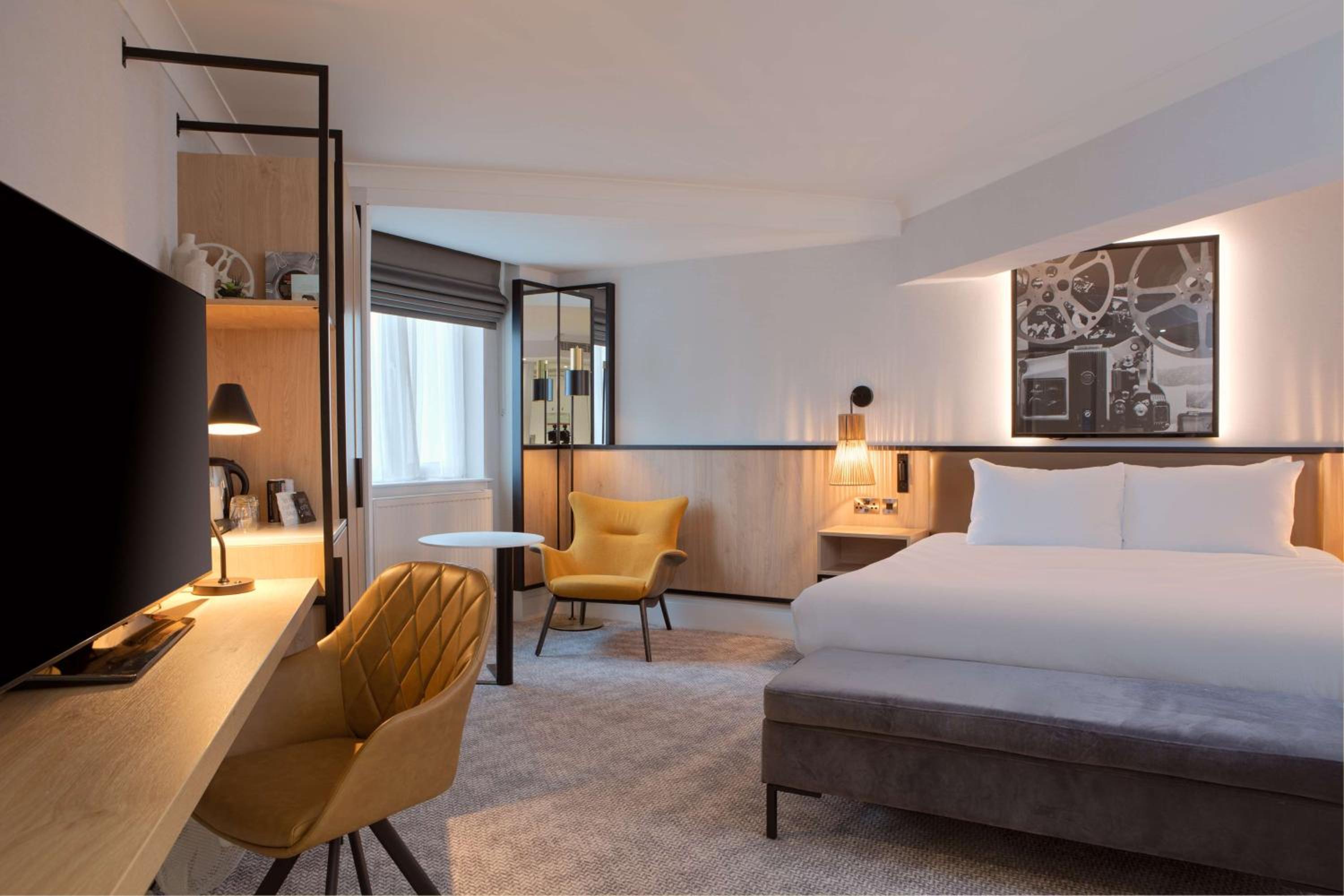 Deluxe King Room