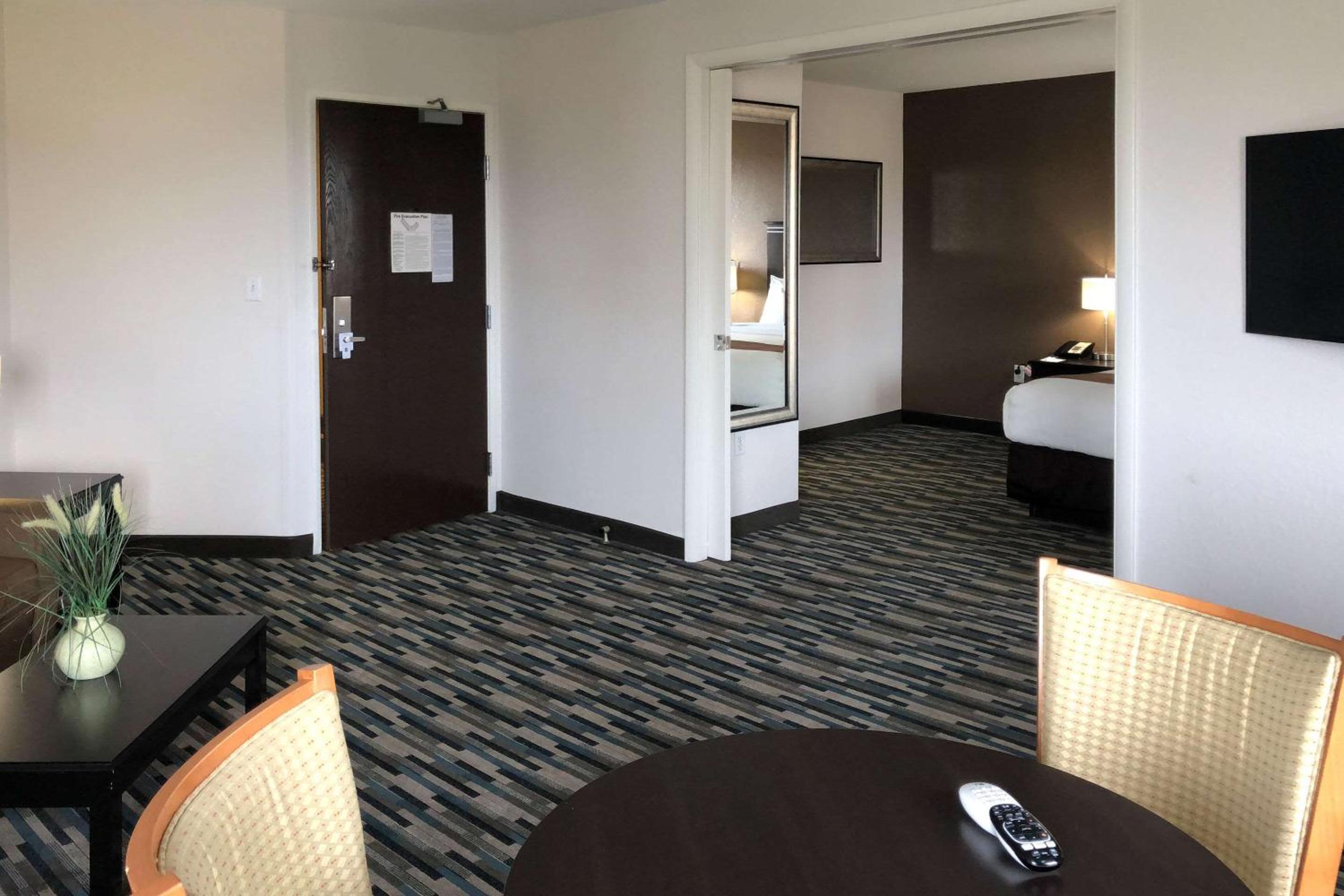 King Room - Accessible/Non-Smoking