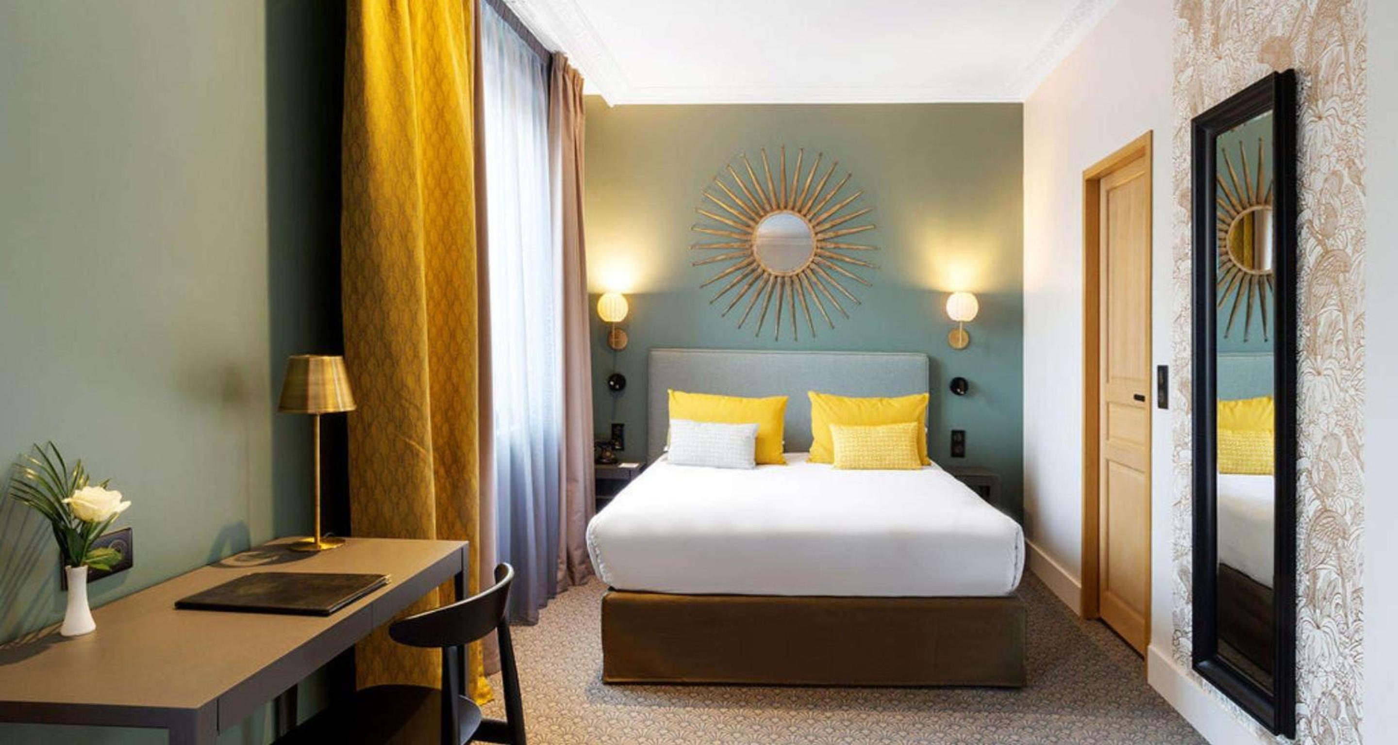 Deluxe Queen Room with Sofa Bed