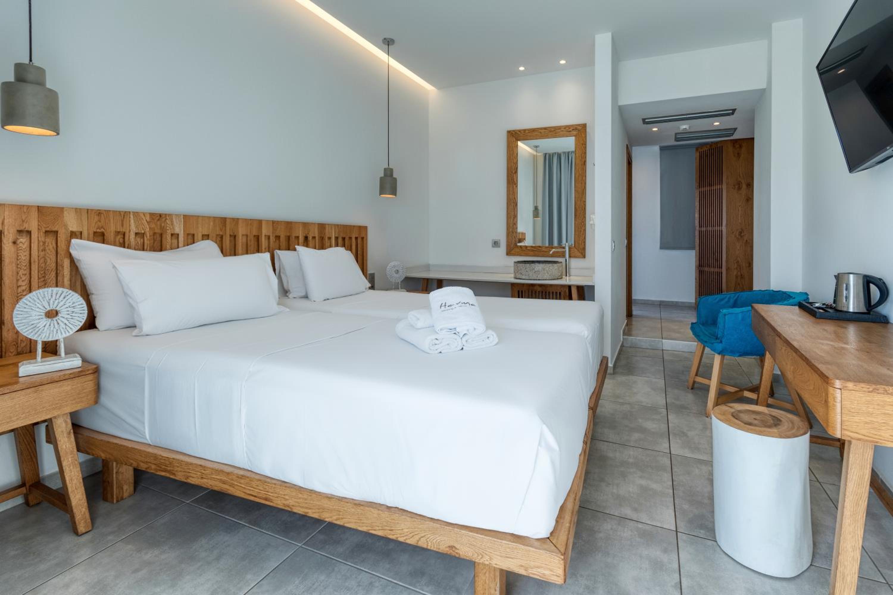 Classic Double Room with Partial Sea View (annex)