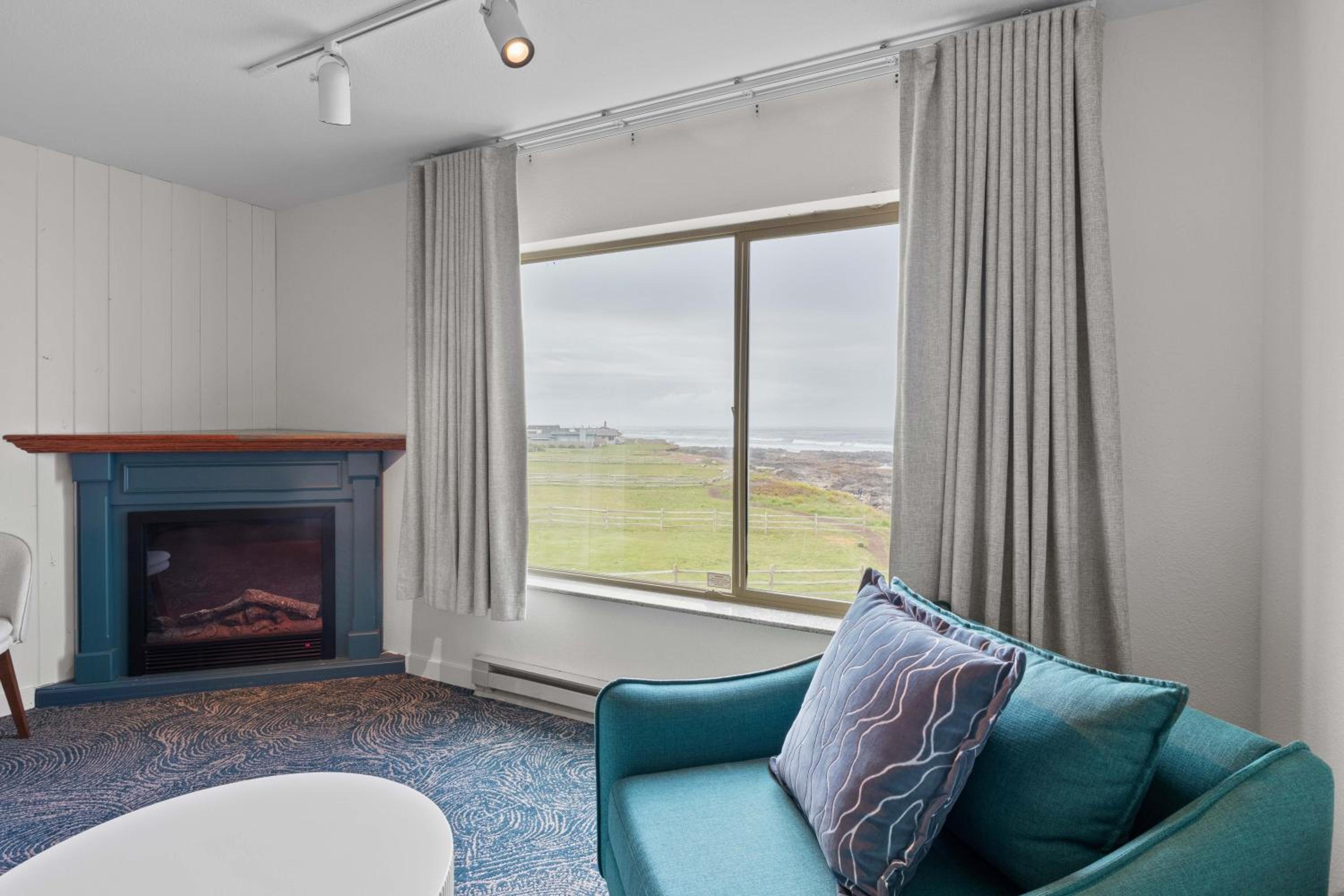 Queen Room with Two Queen Beds - Ocean View