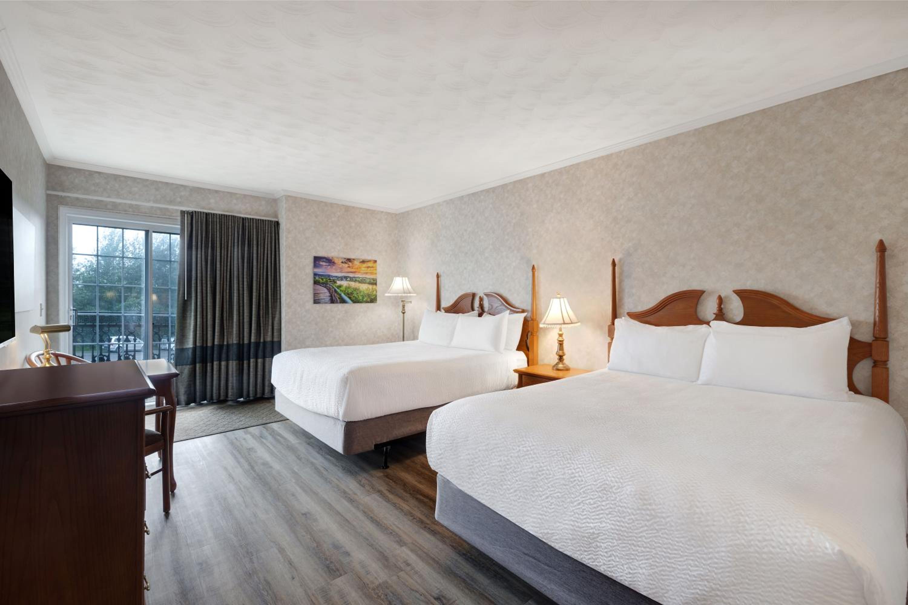 Queen Room with Two Queen Beds - Upper Floor/Non-Smoking