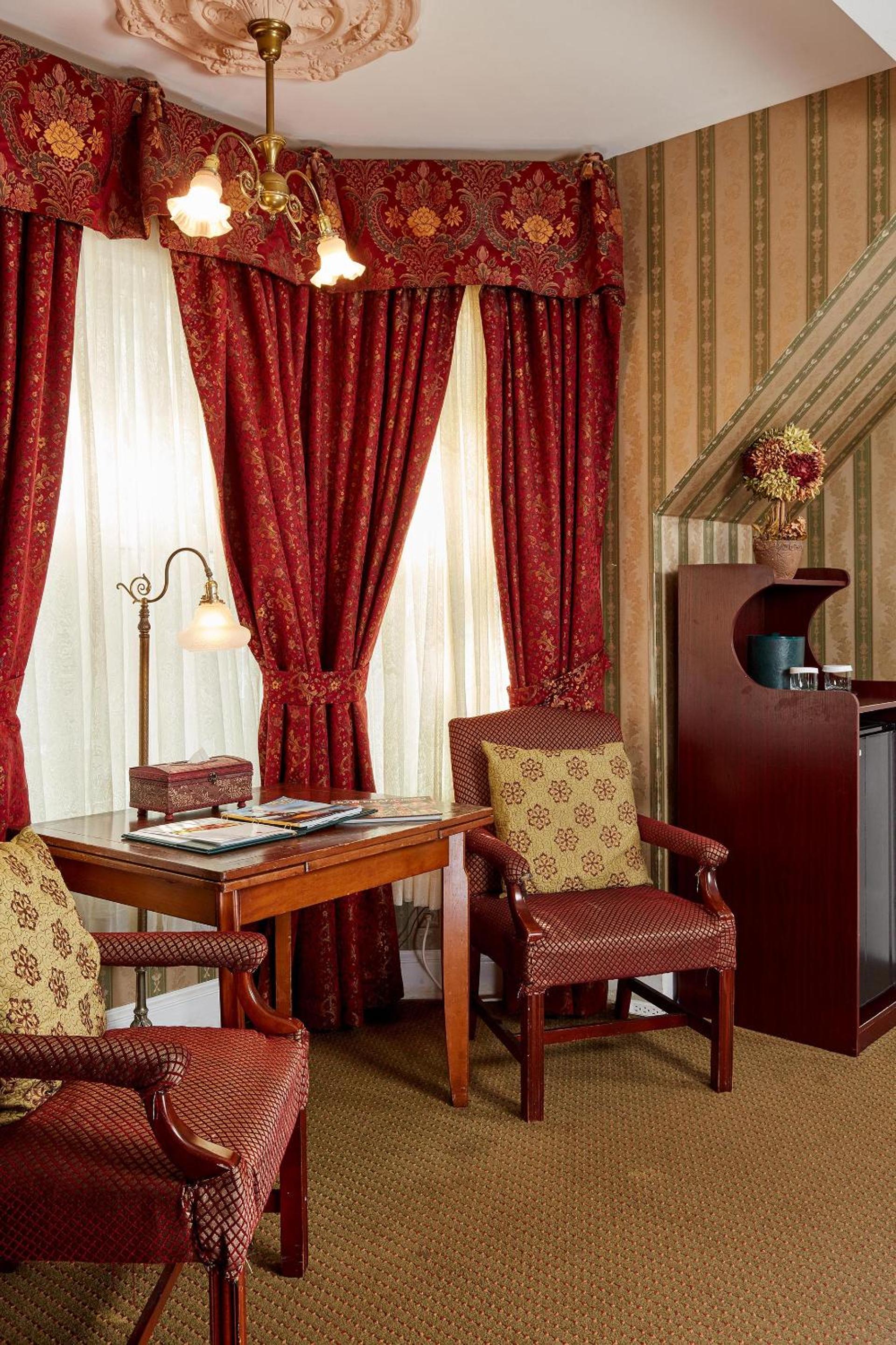 Standard Queen Room with Two Queen Beds