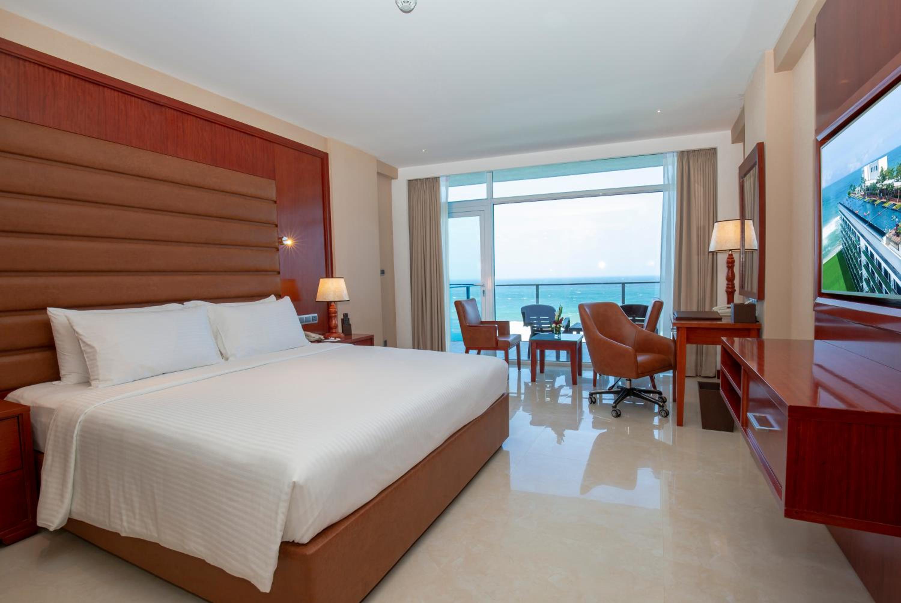 Signature Sea View King Room with Complimentary City Tour & Access to Beach Lounge
