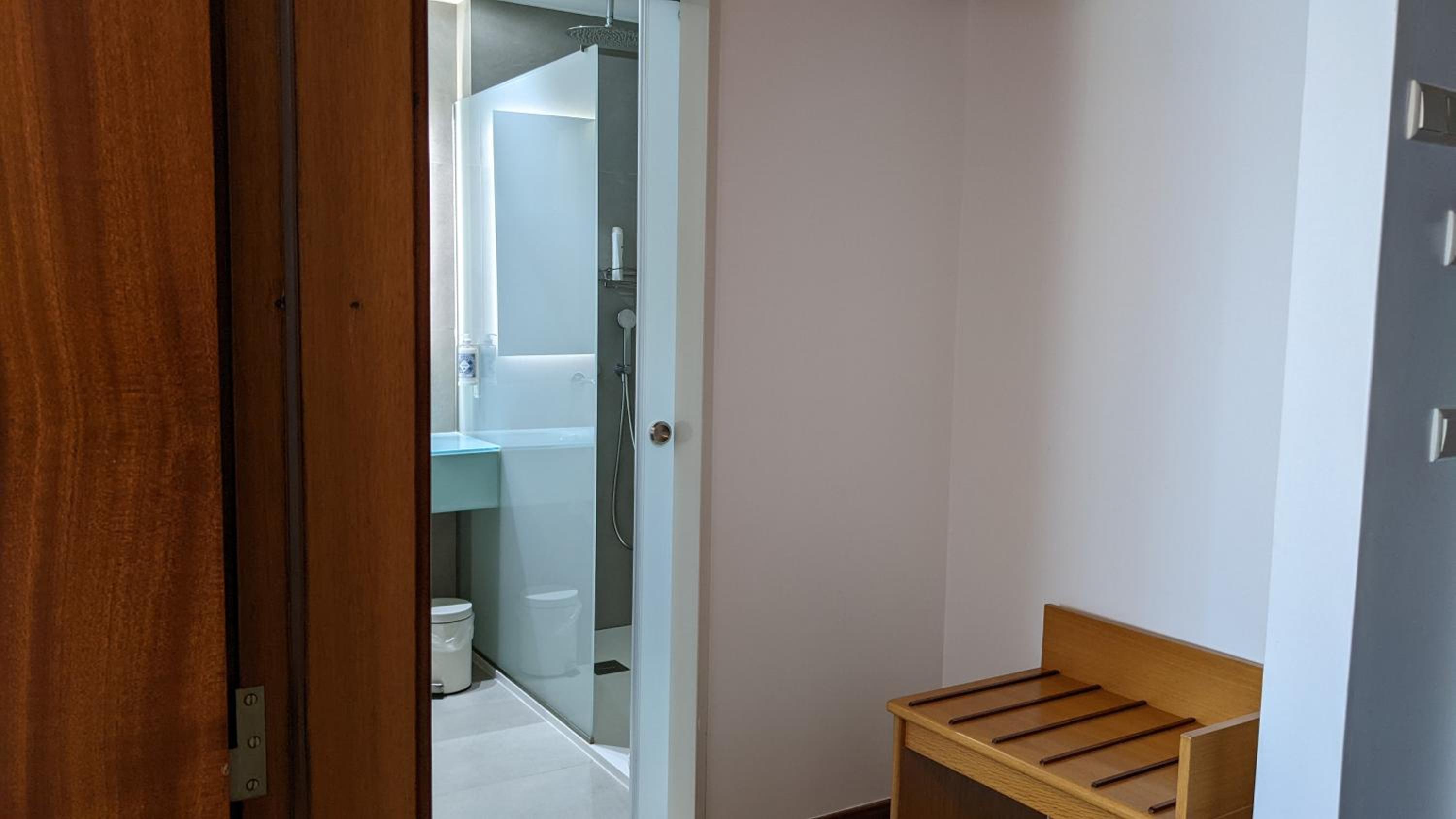 Family Room (2 Adults + 2 Children)