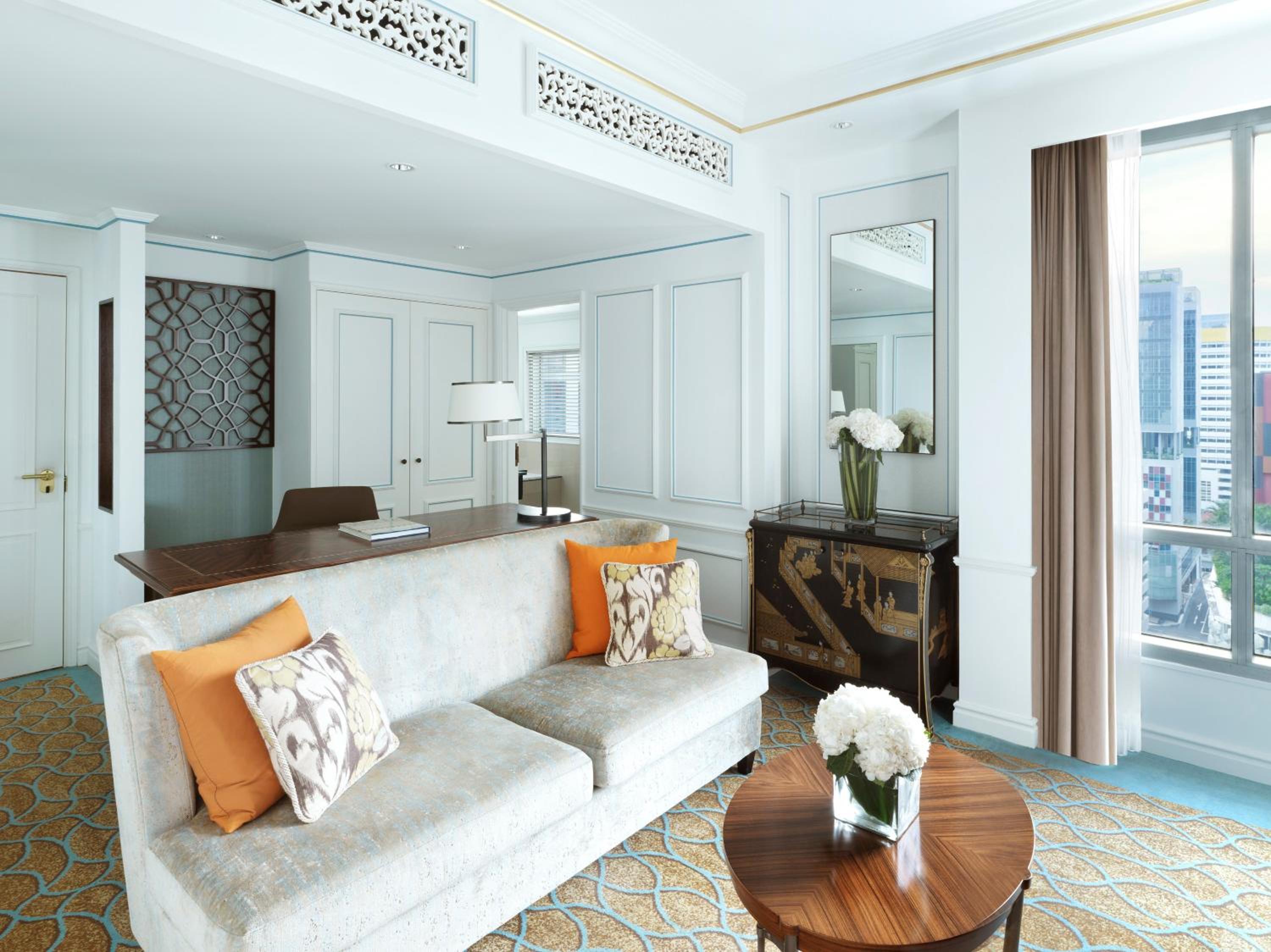 1 King Bed Corner City View