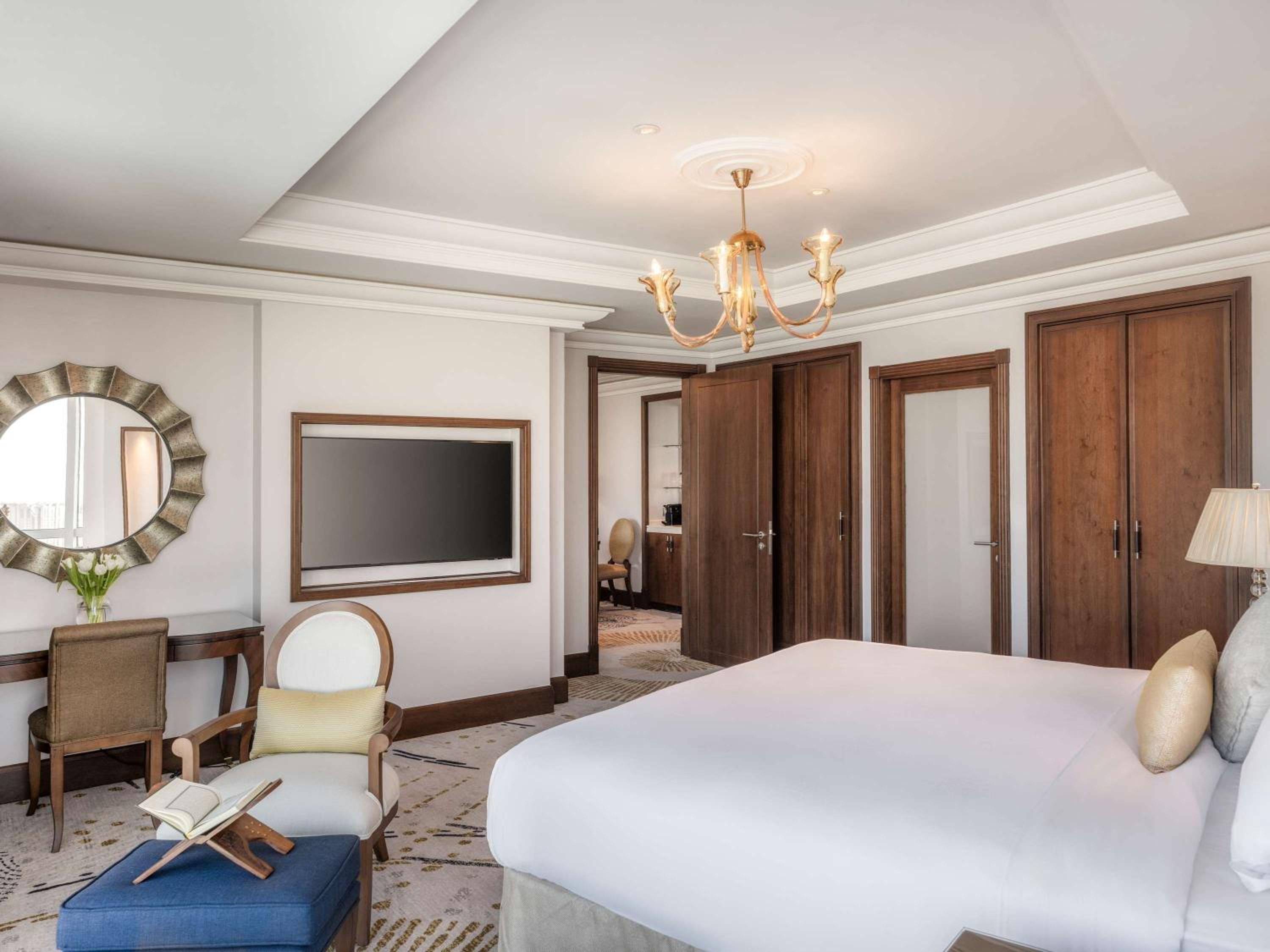 Superior One-Bedroom Suite with City View