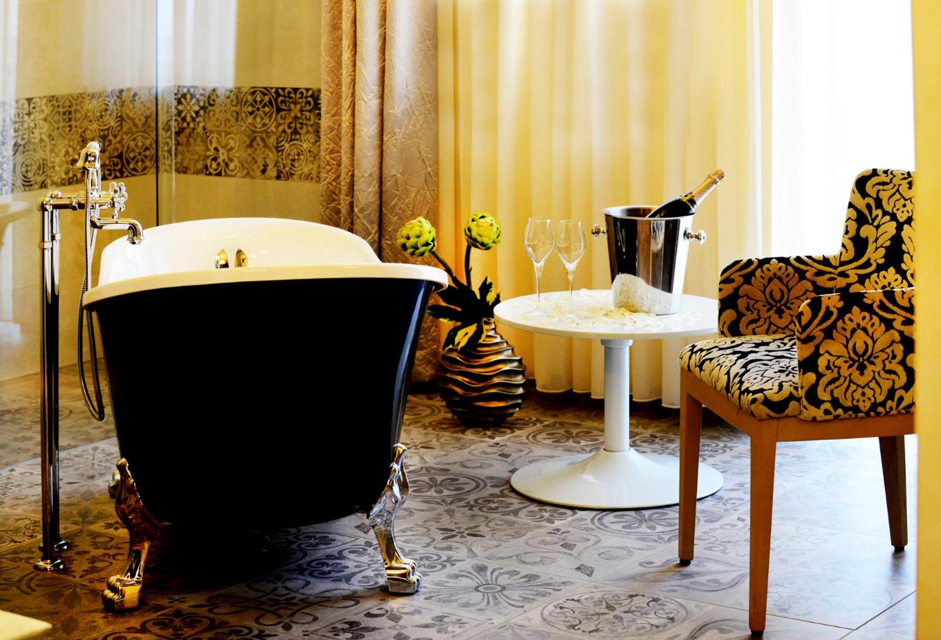 Deluxe Double Room with Bath