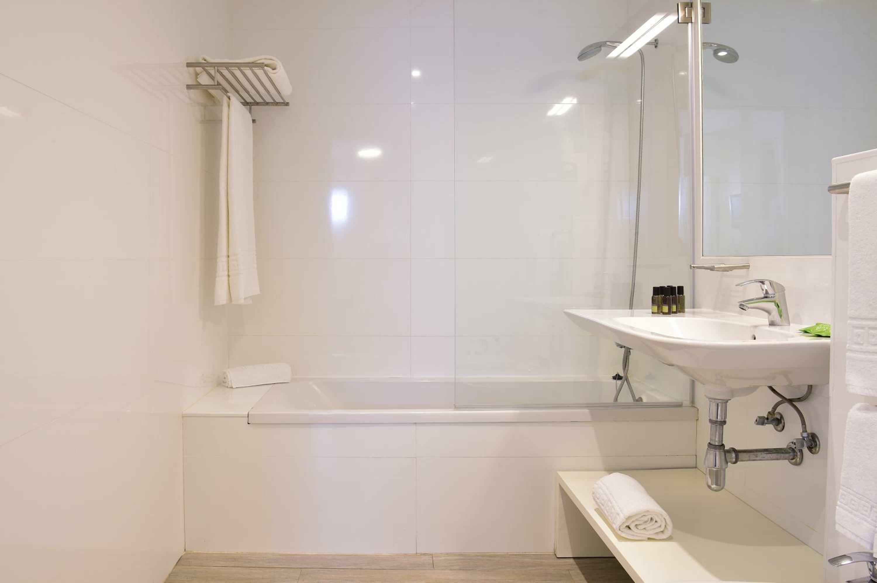 Premium One-Bedroom Apartment with Balcony and Pool View