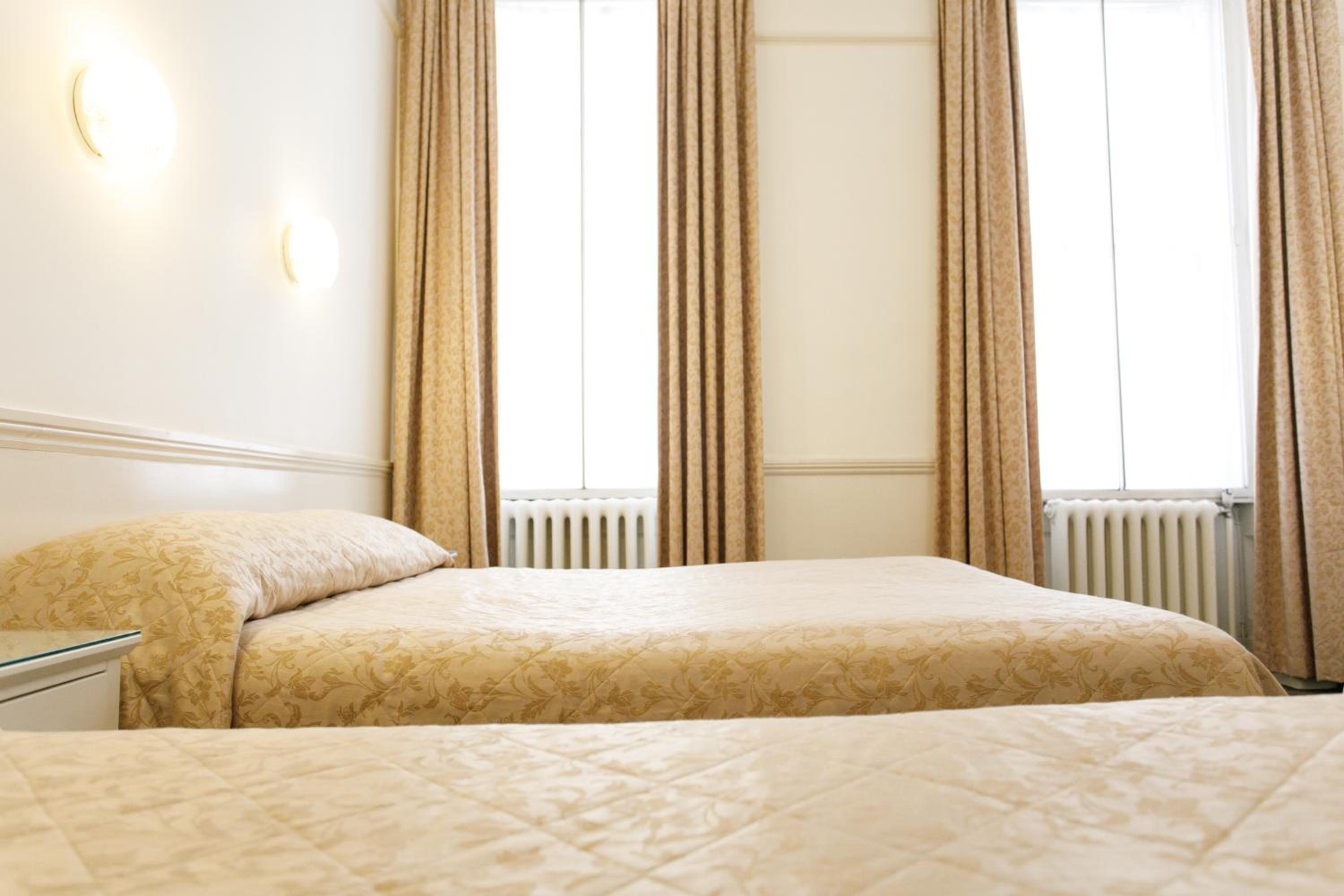 Quadruple Room with Bathroom