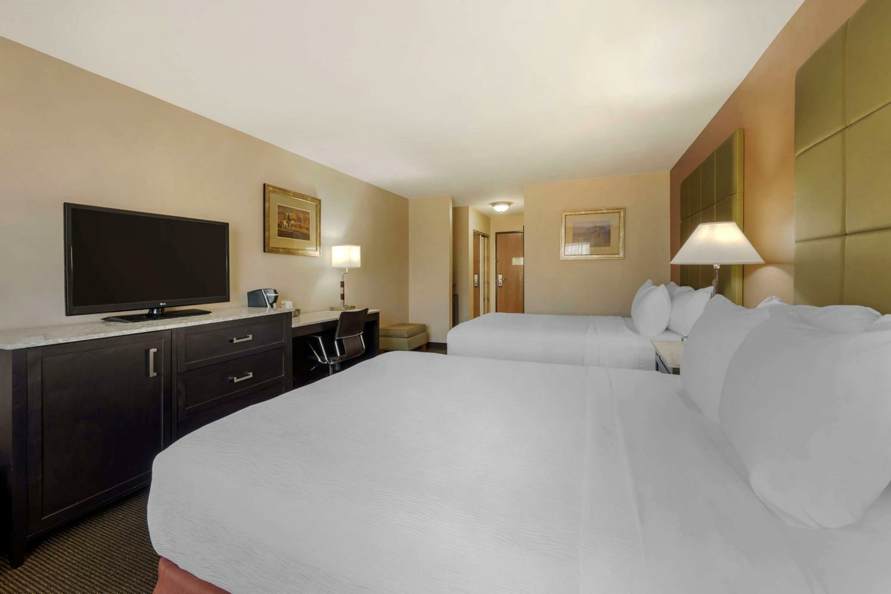 Queen Room with Two Queen Beds - Non-Smoking