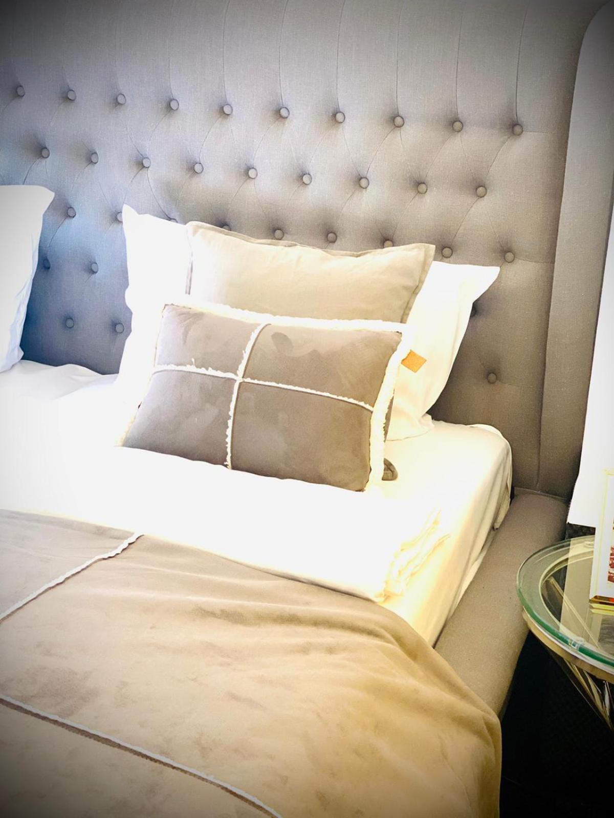 Deluxe quadruple room with roll-top Bath and Balcony