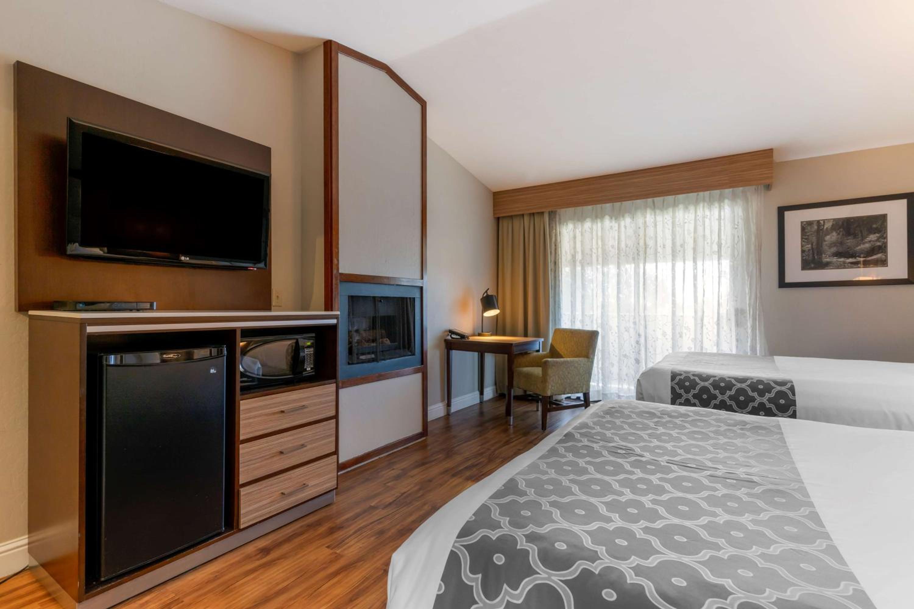 Queen Room with Two Queen Beds and Fireplace