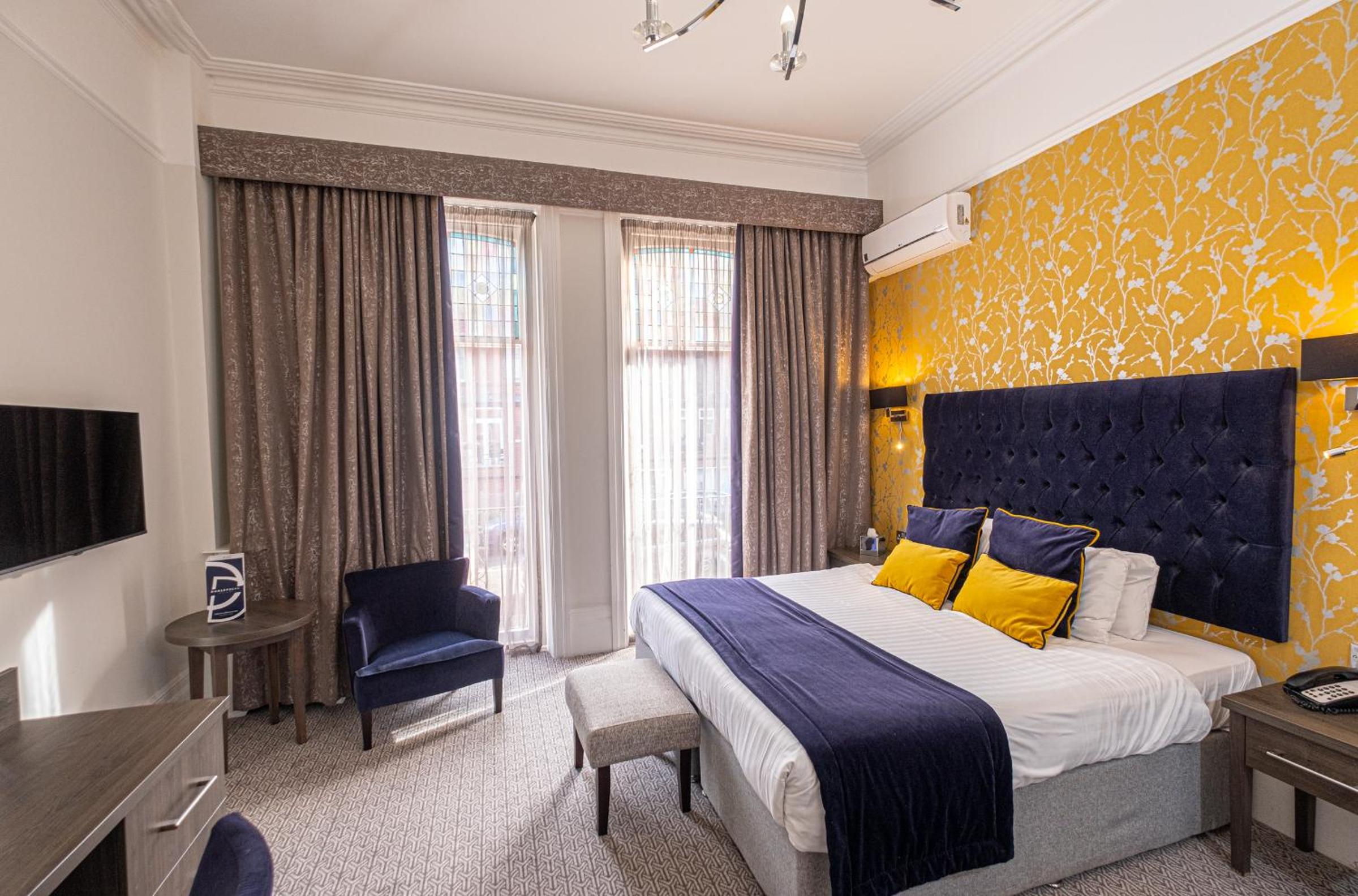 Superior Family Room (2Adults +1Child) with Air Conditioning