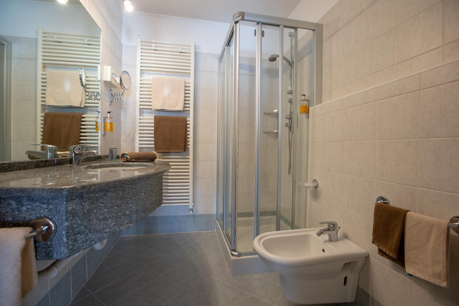 Deluxe Suite with Spa Bath