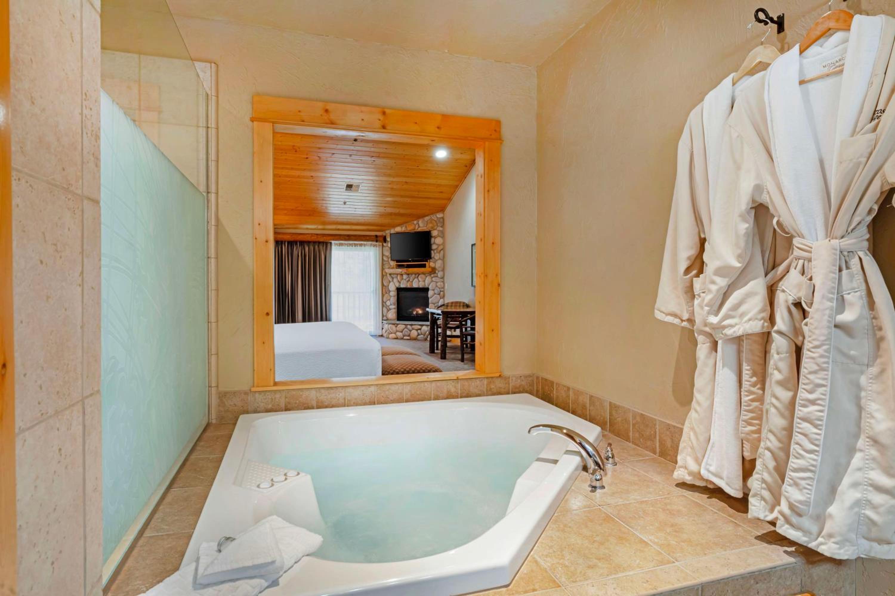 King Suite with Spa Bath - Non-Pet Friendly