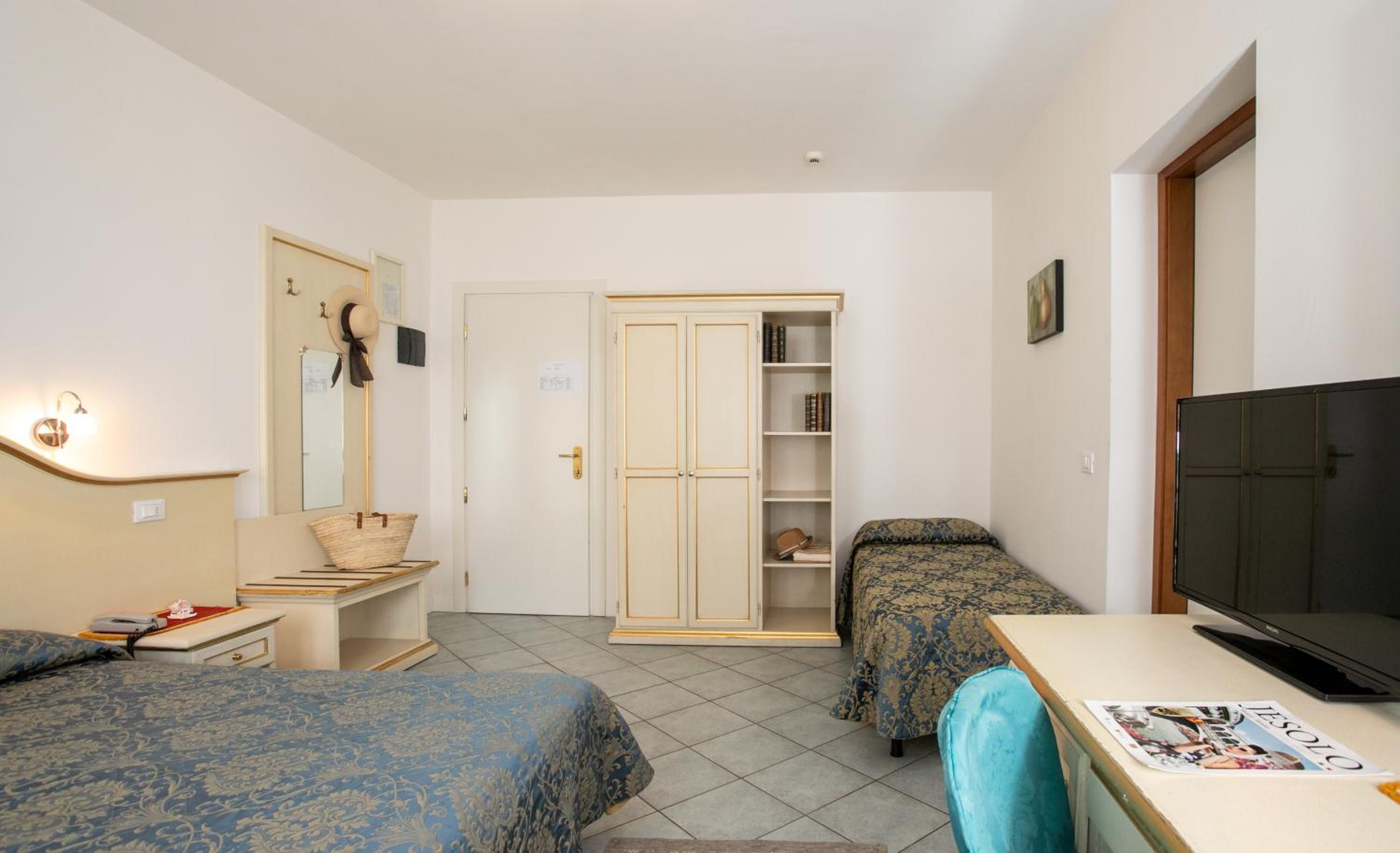 Triple Room with Balcony