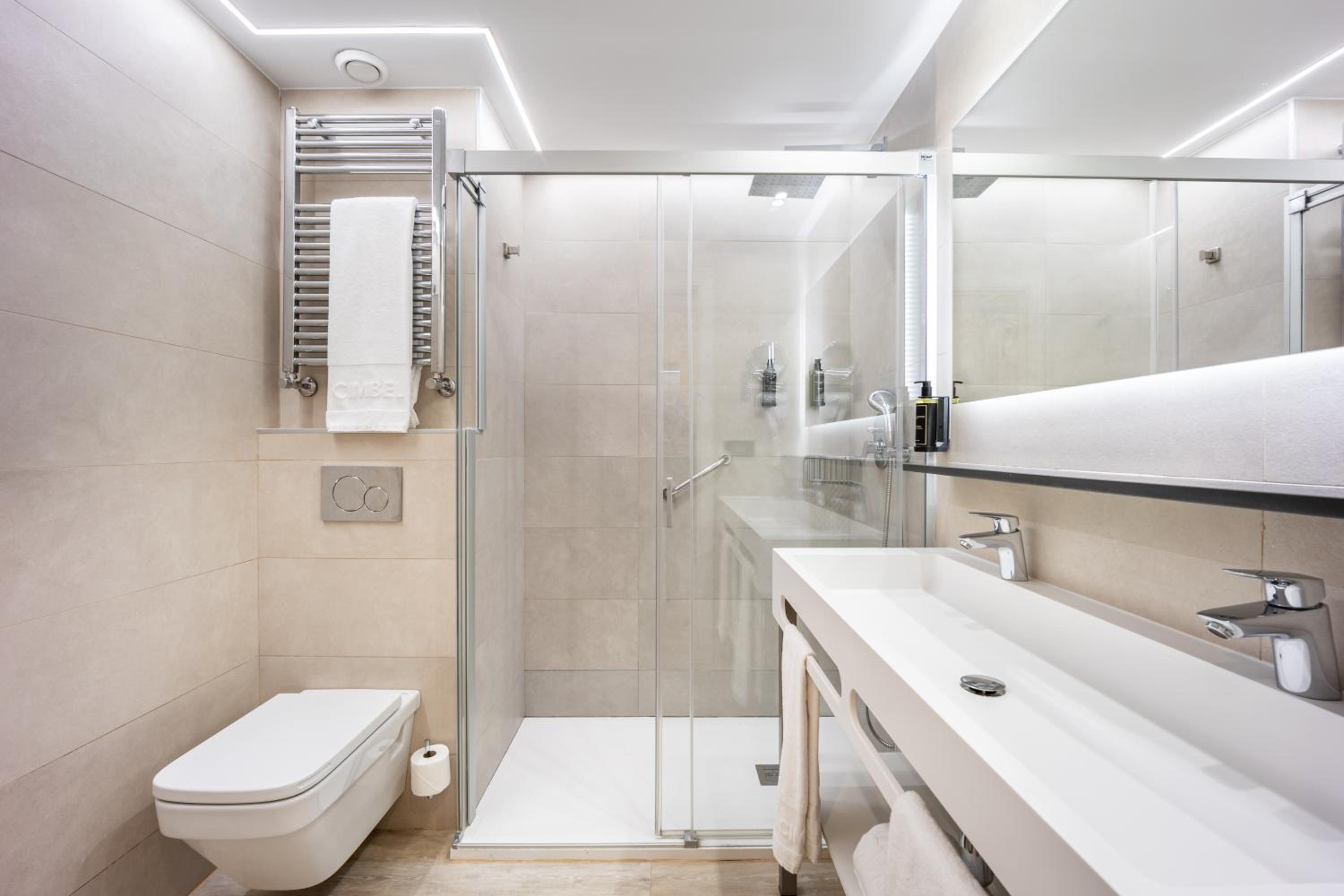 Premium Double or Twin Room with Front Sea View (1 Adult + 1 Child)