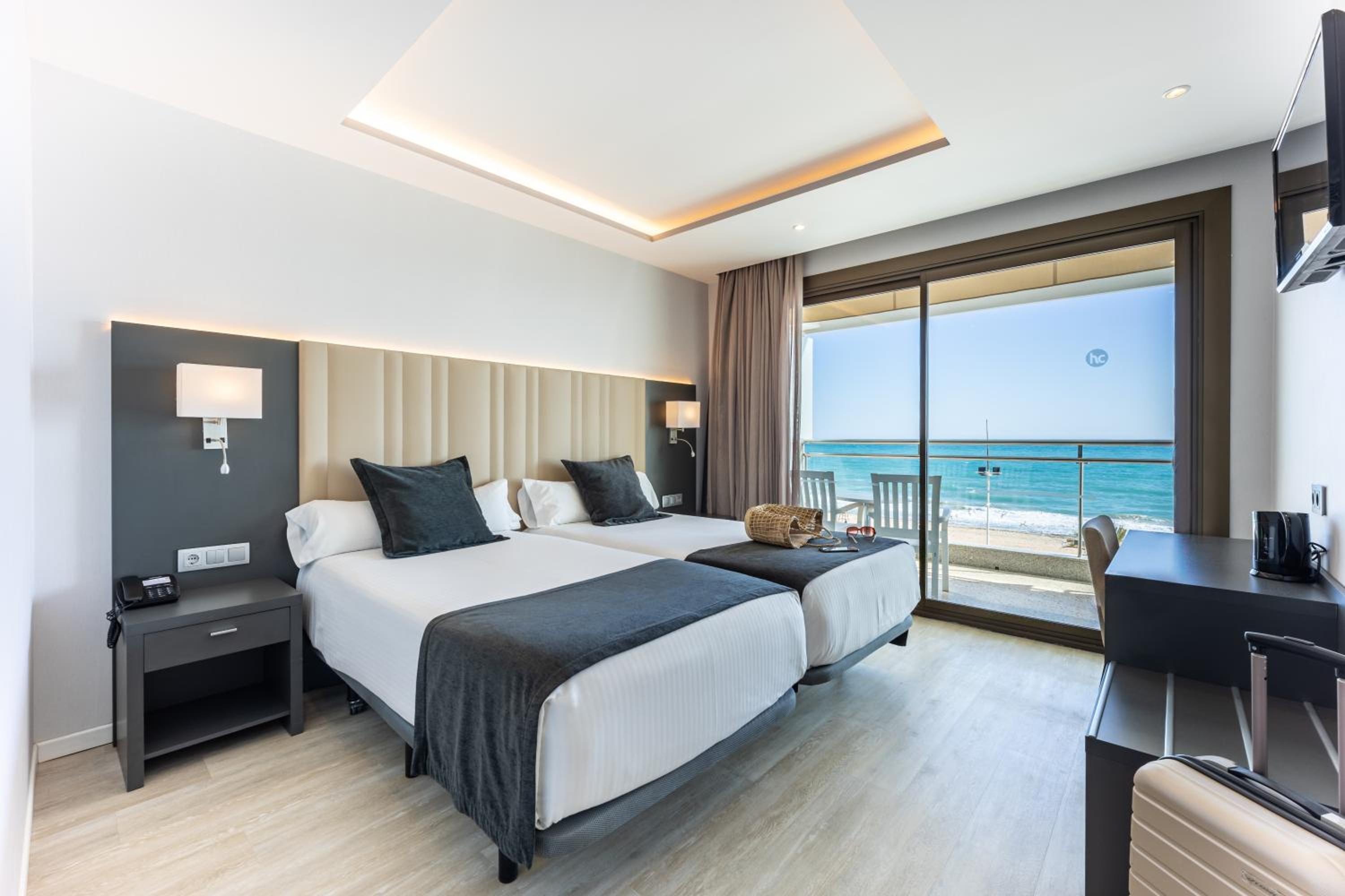 Premium Double or Twin Room with Front Sea View (1 Adult + 1 Child)
