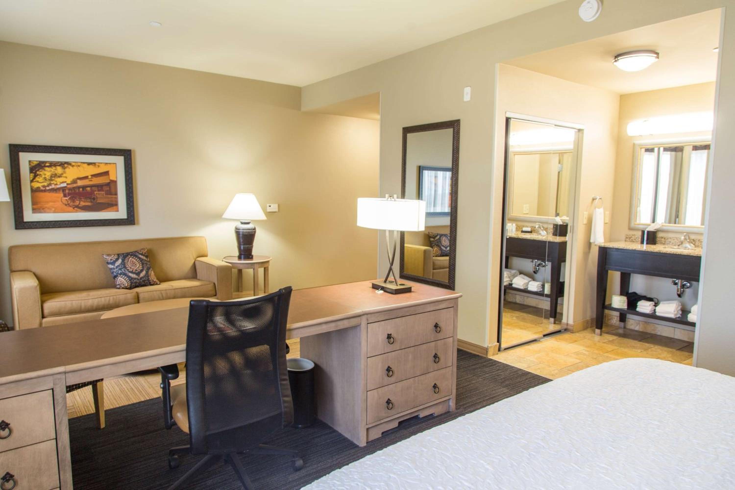 King Studio Suite - Non-Smoking