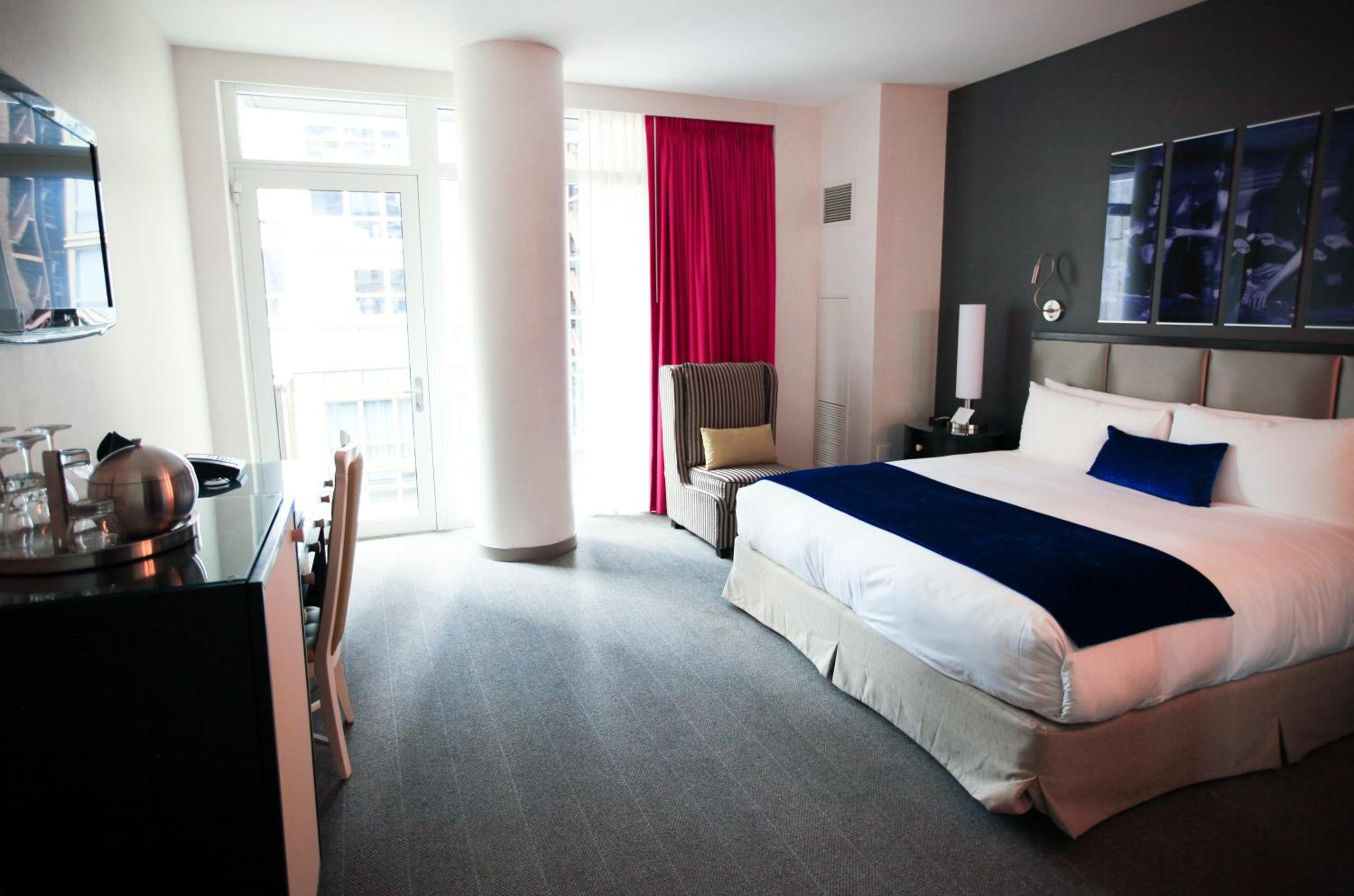 Grand Deluxe King Room