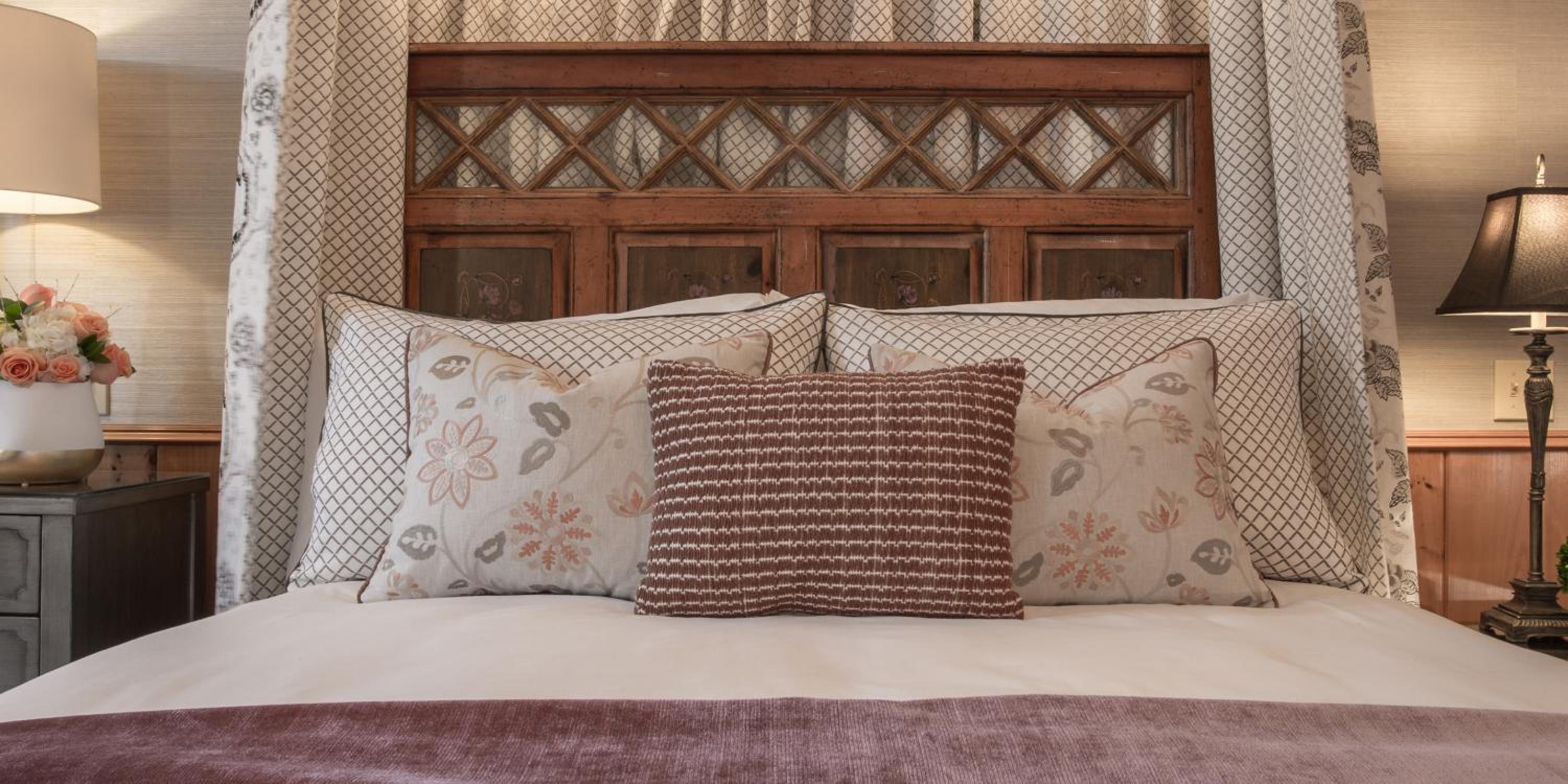 Peonies & Ivy Garden Villa