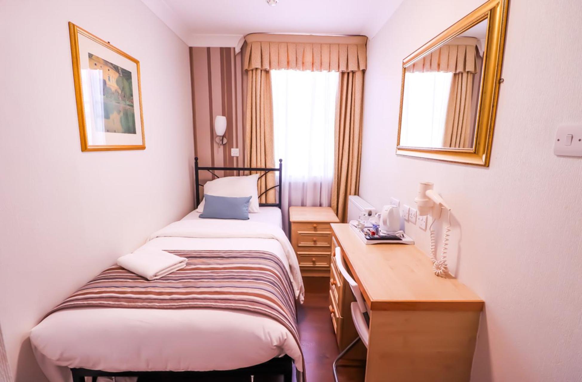 Standard Single Room with Shower