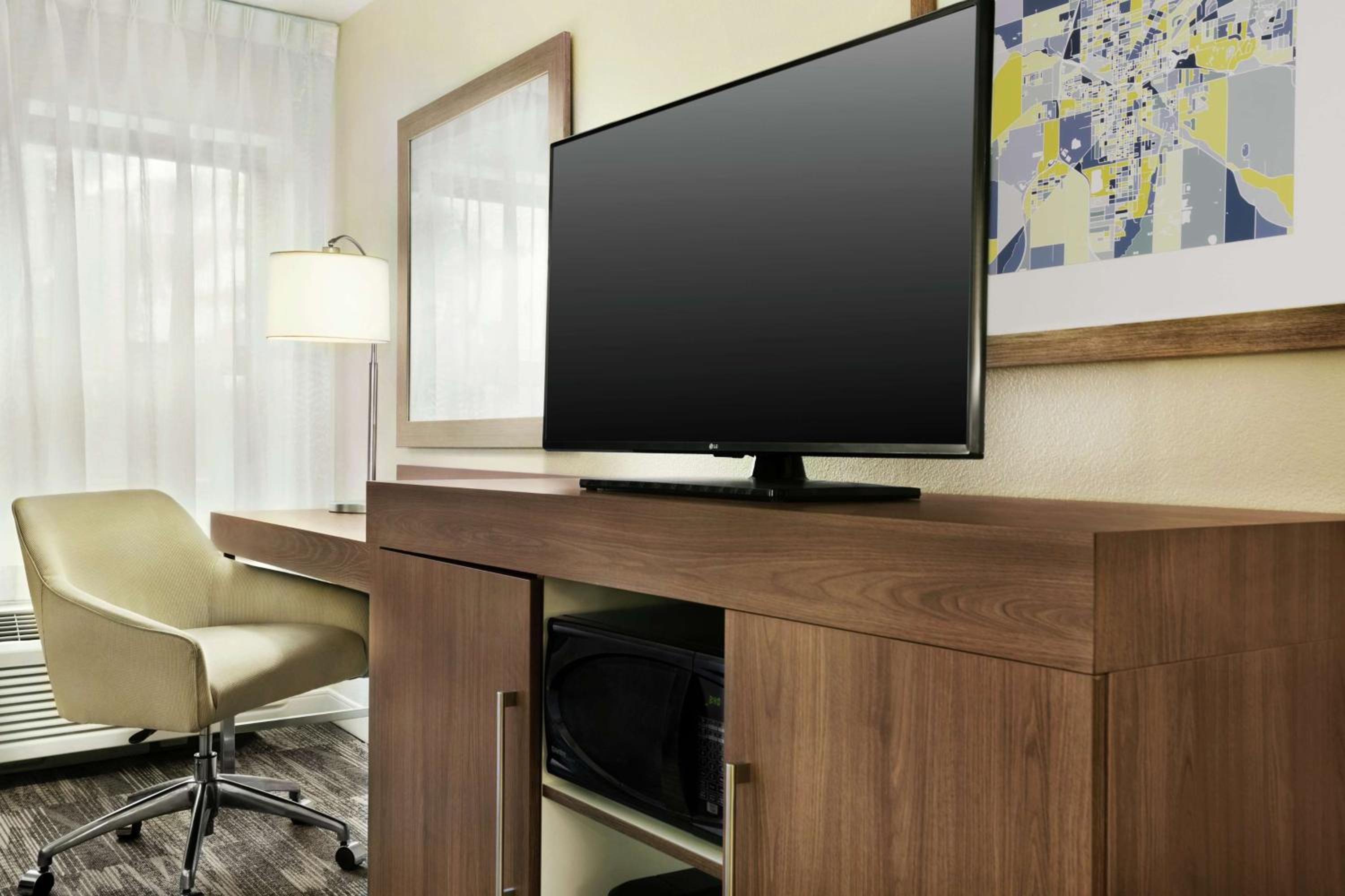 King Room with Sofa Bed and Study - Non-Smoking