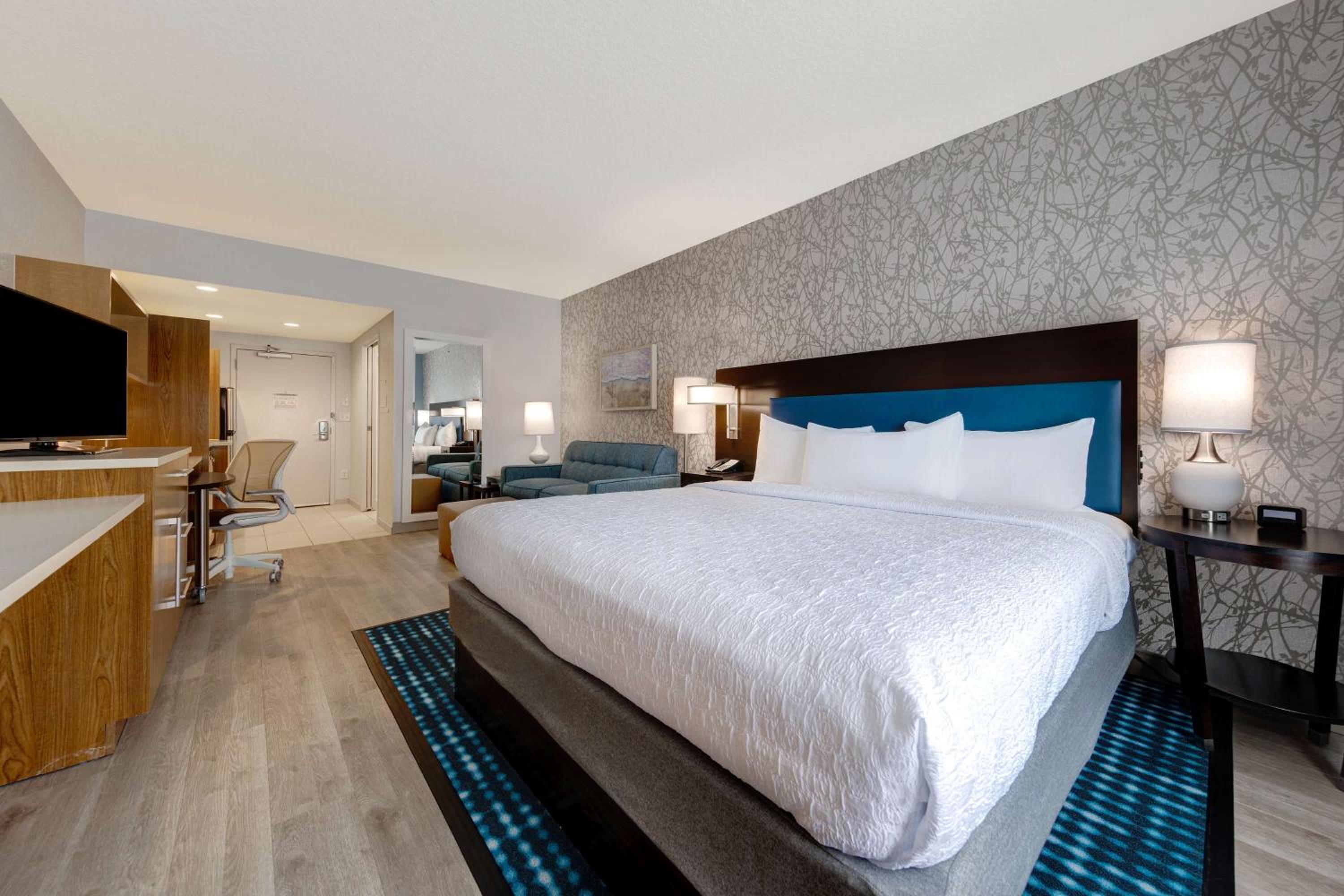 King Studio Suite - Non-Smoking