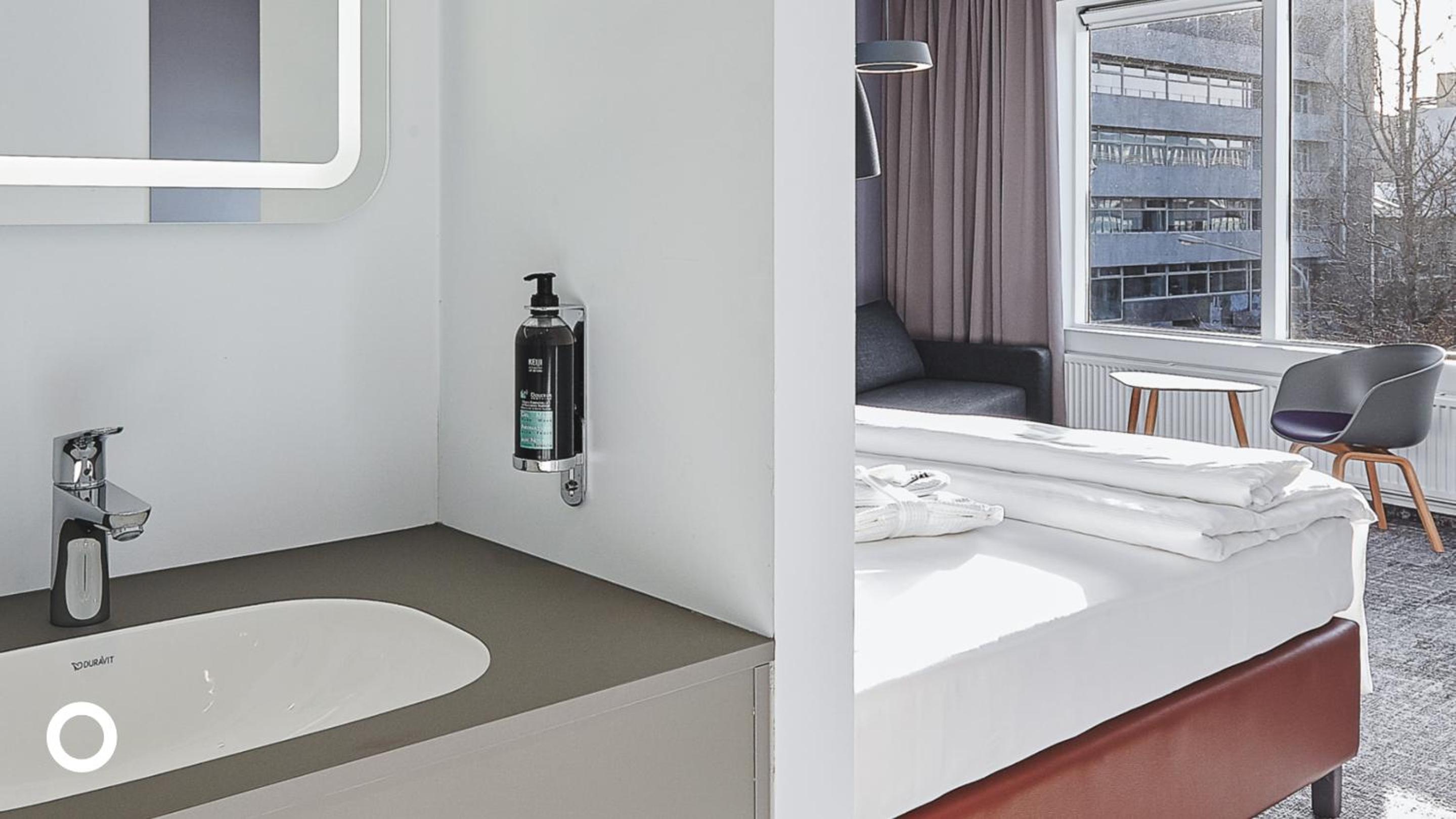 Deluxe Double/Twin with Spa Access