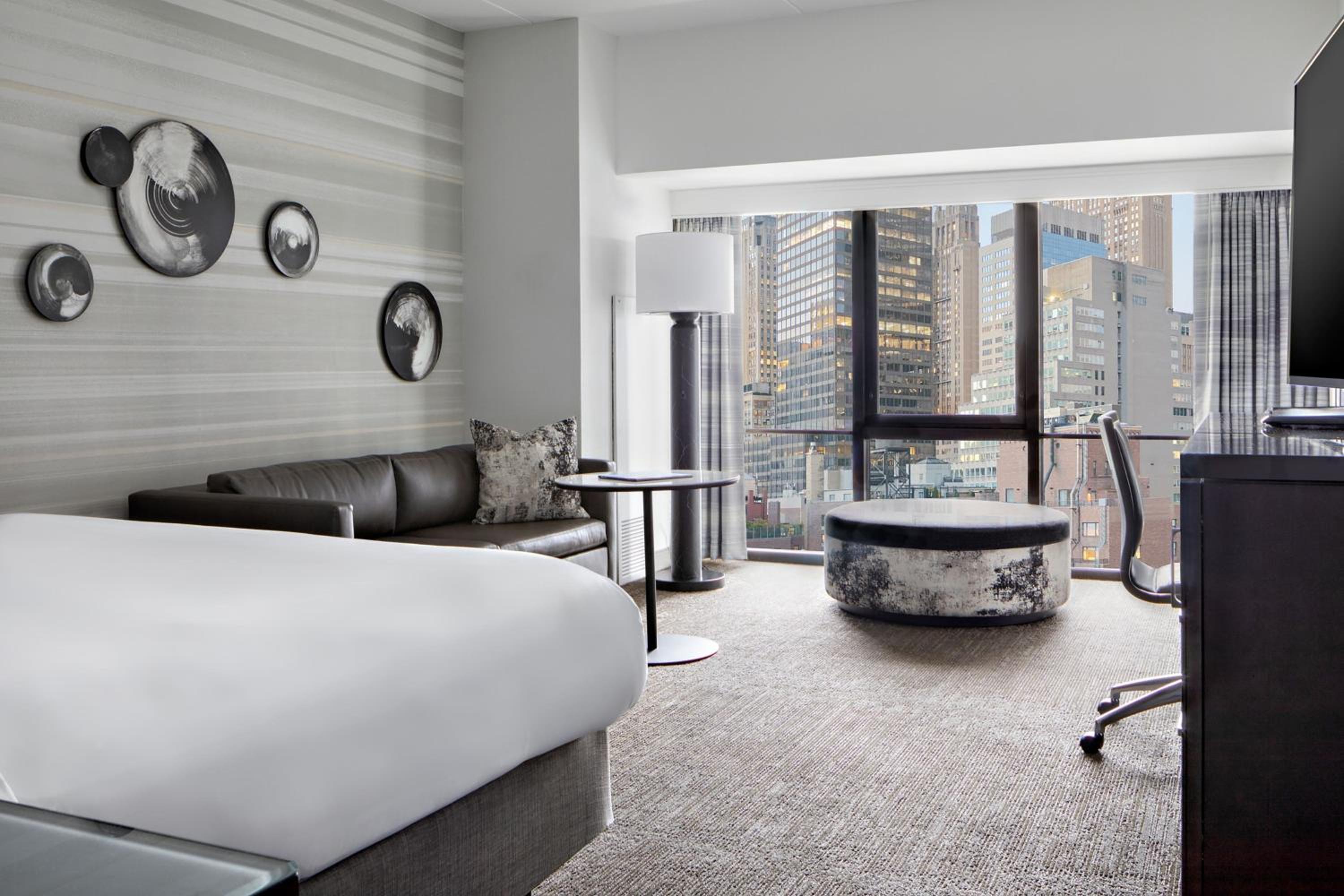King Room with Sofa Bed (Upon Request) and Times Square View