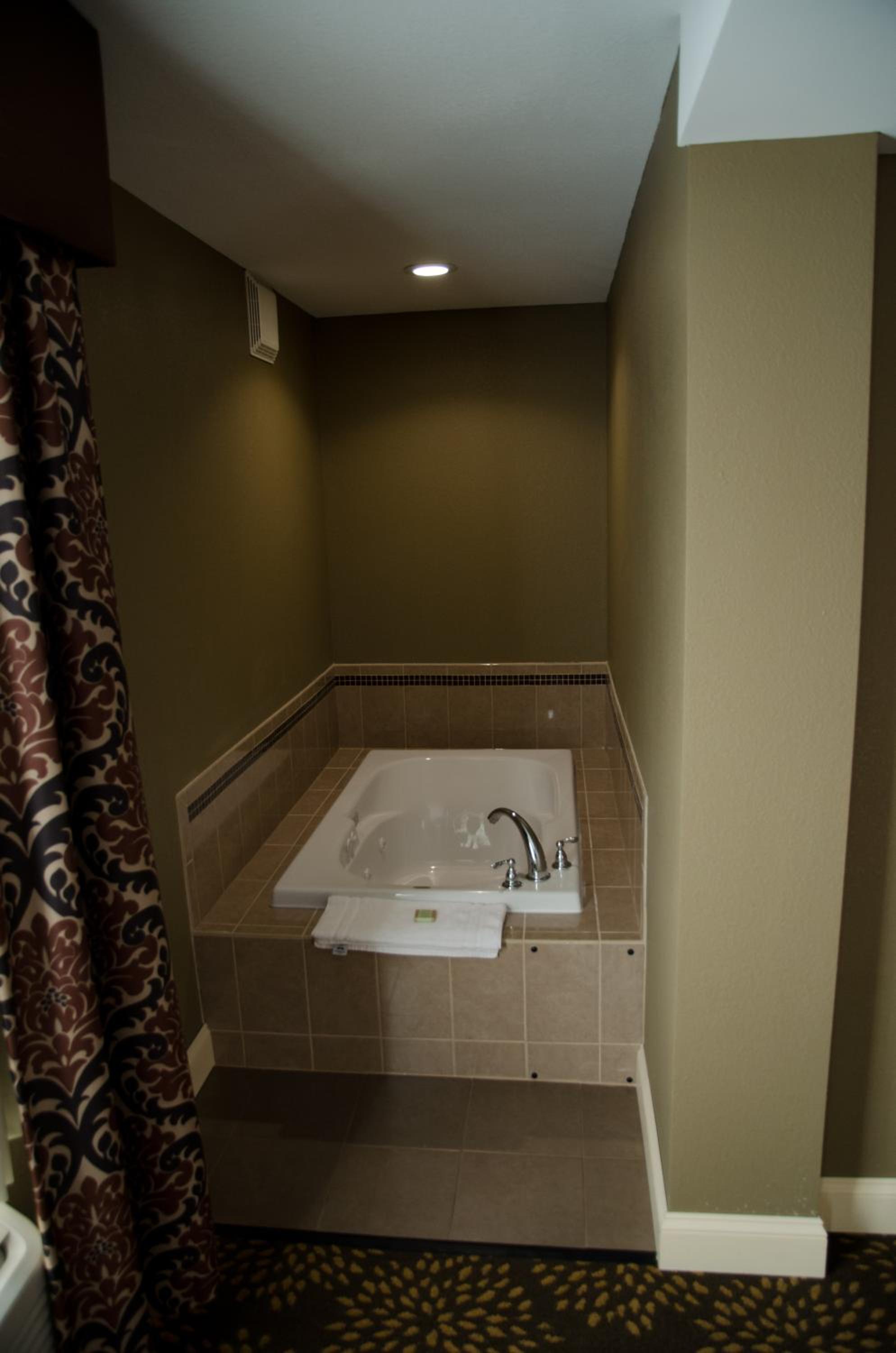 King Room with Spa Bath