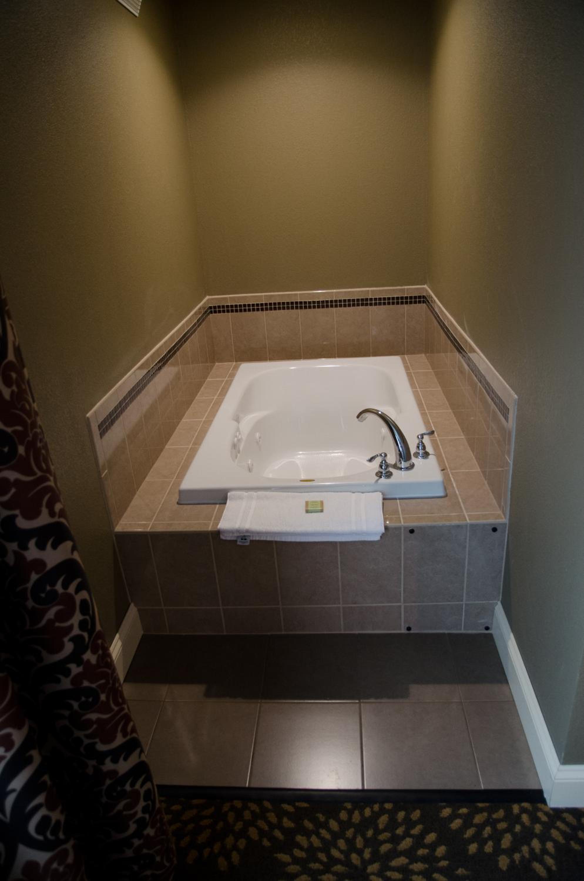 King Room with Spa Bath