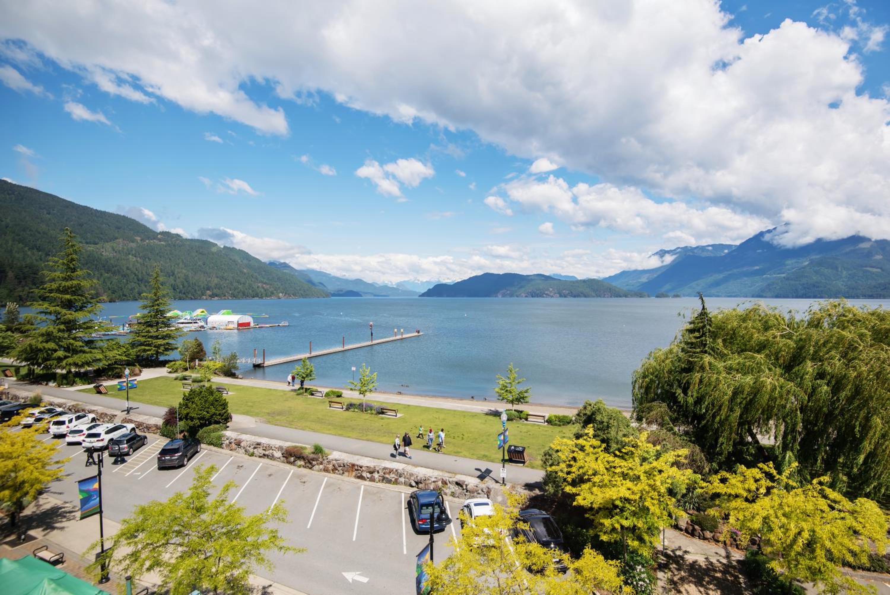 Junior Suite with Lake View