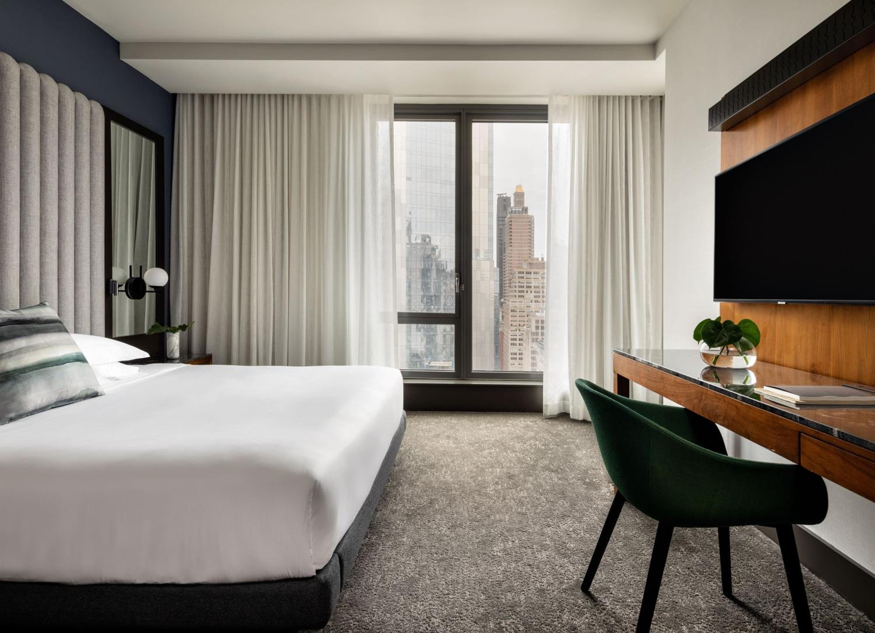 Premium King Room with City View