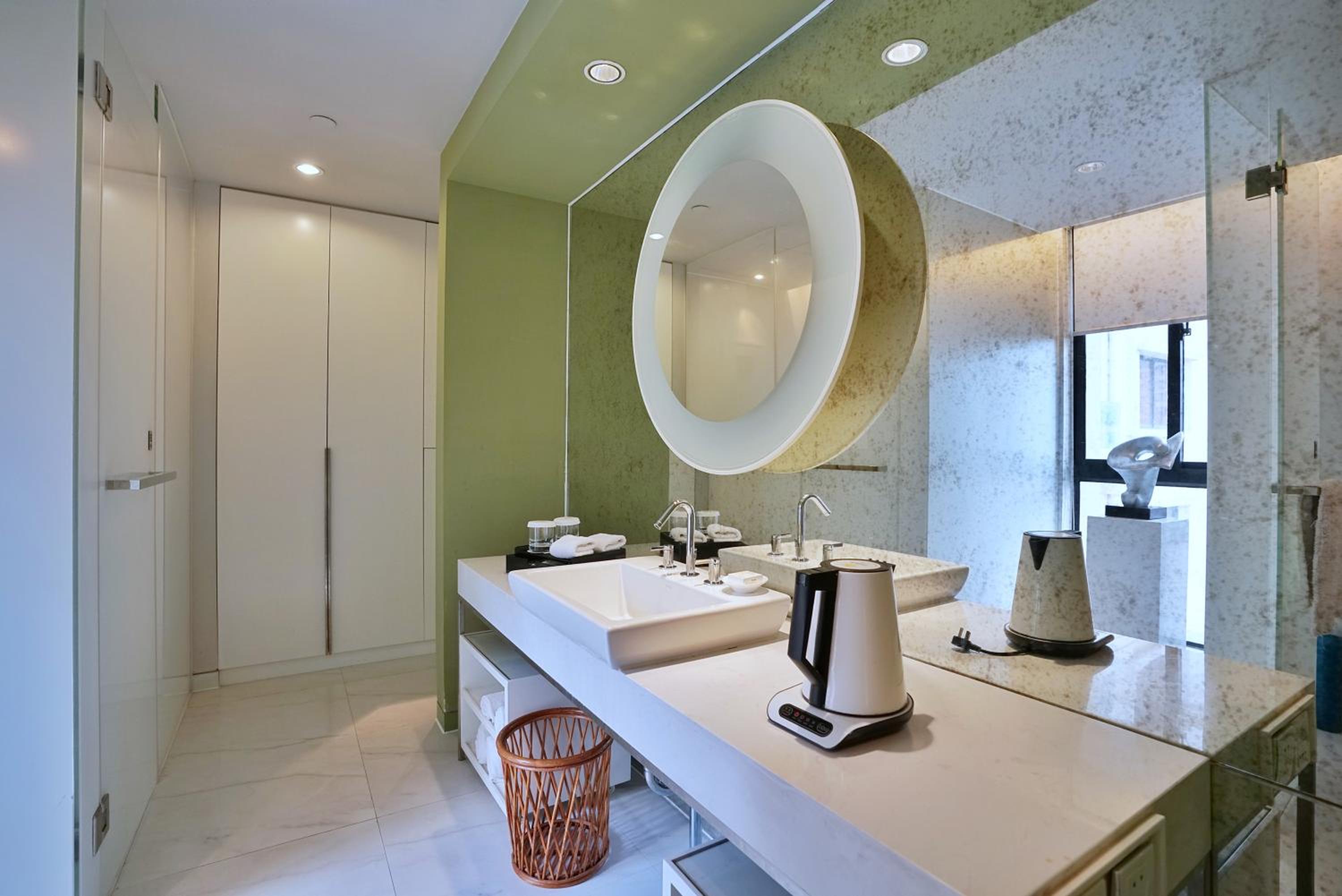 Ultra Sassy Twin Room