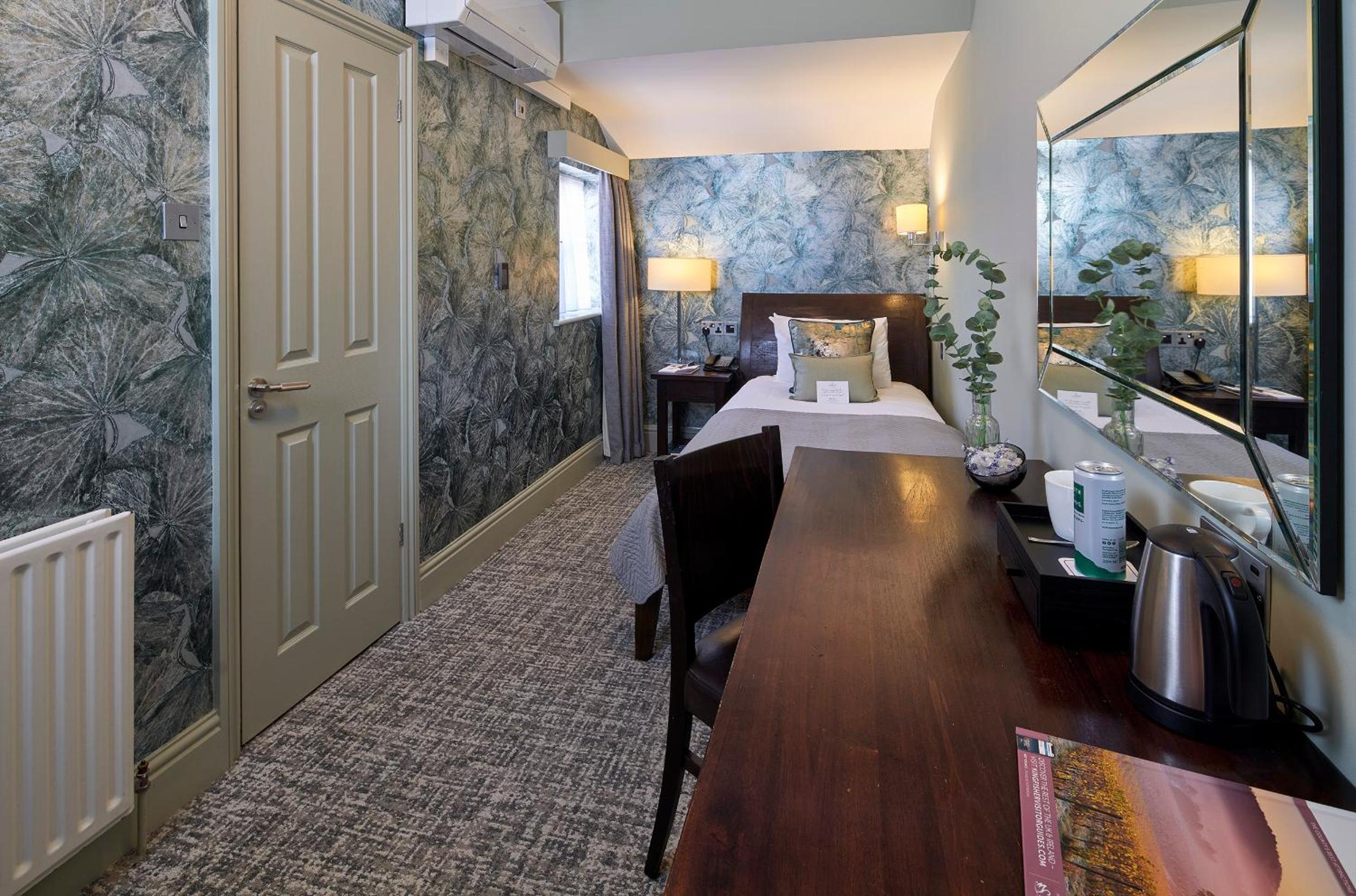 Compact Single Room